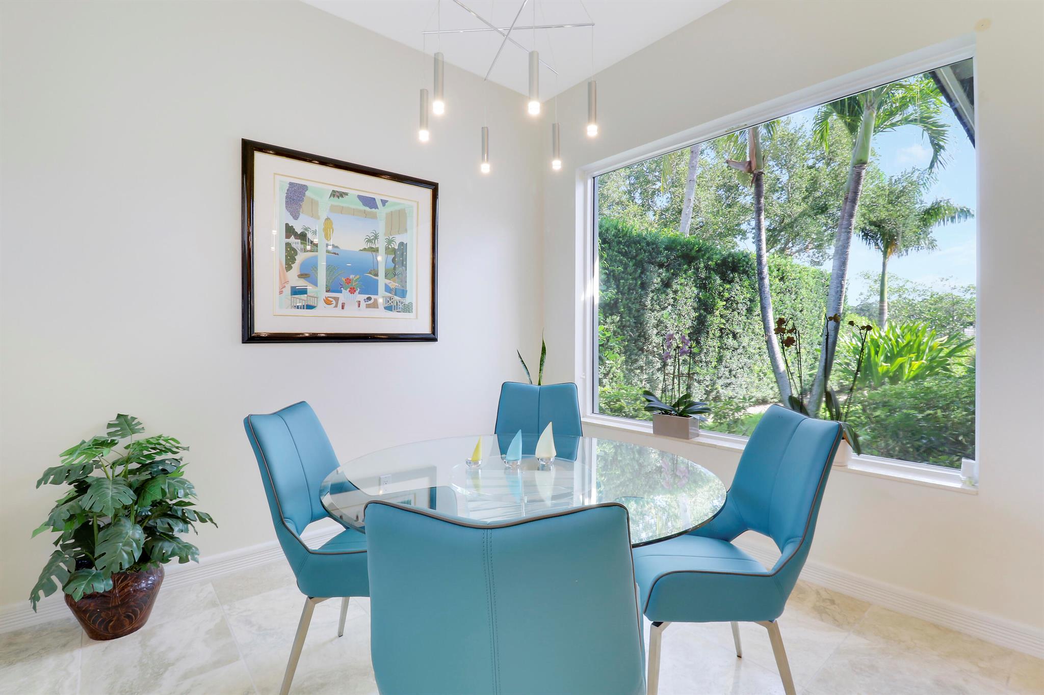 8733 SE Compass Island Way