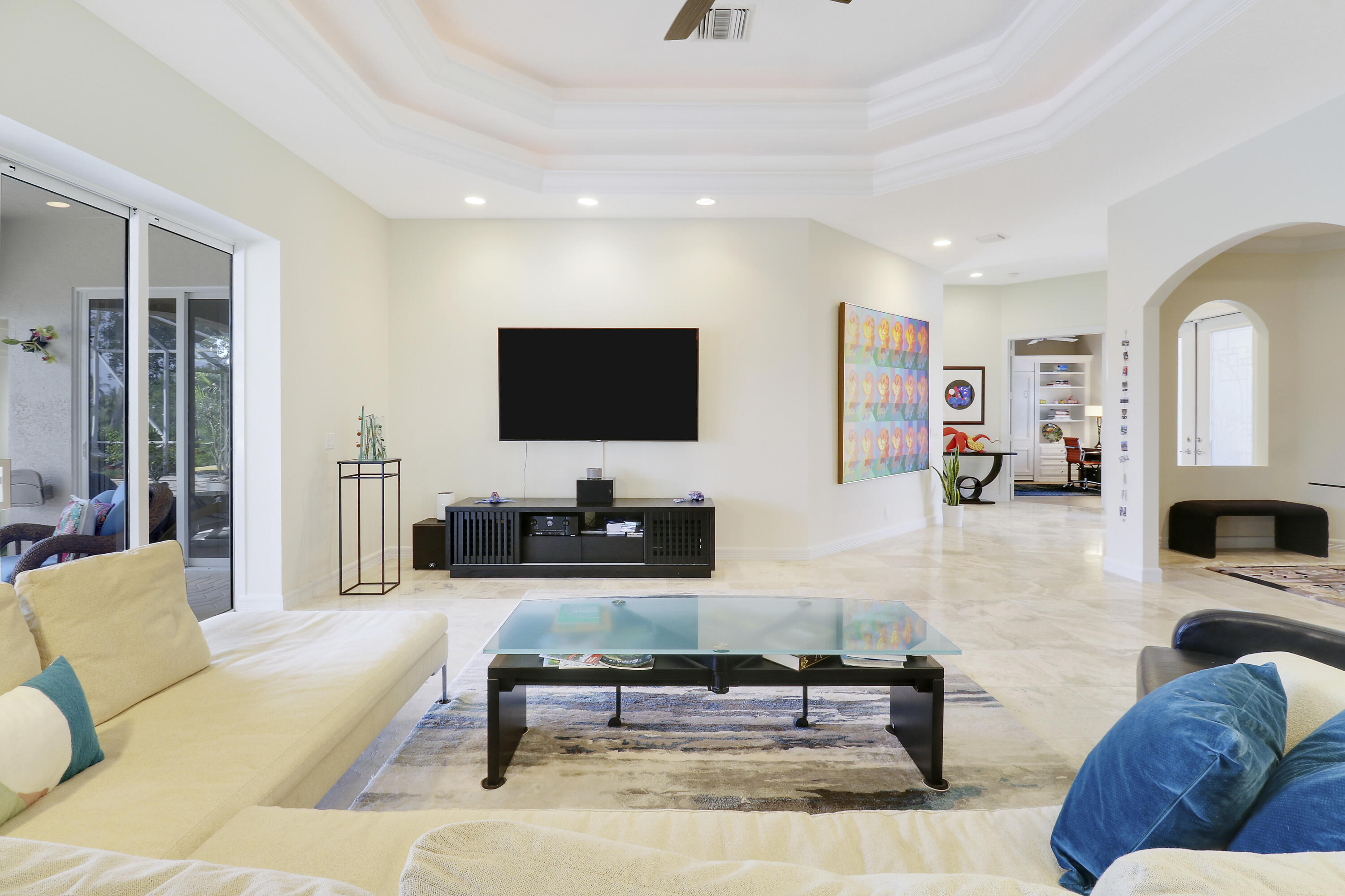 8733 SE Compass Island Way