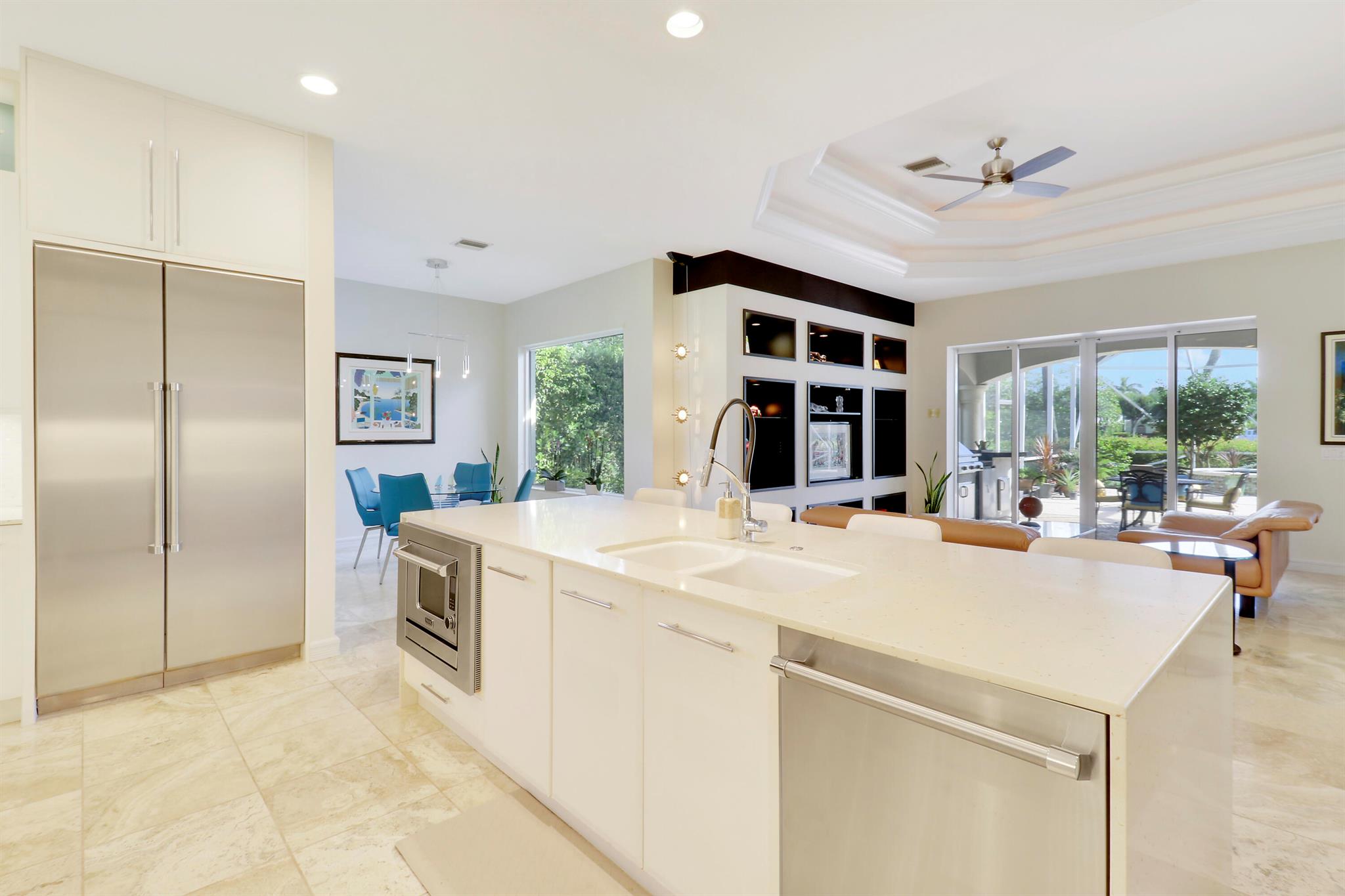 8733 SE Compass Island Way