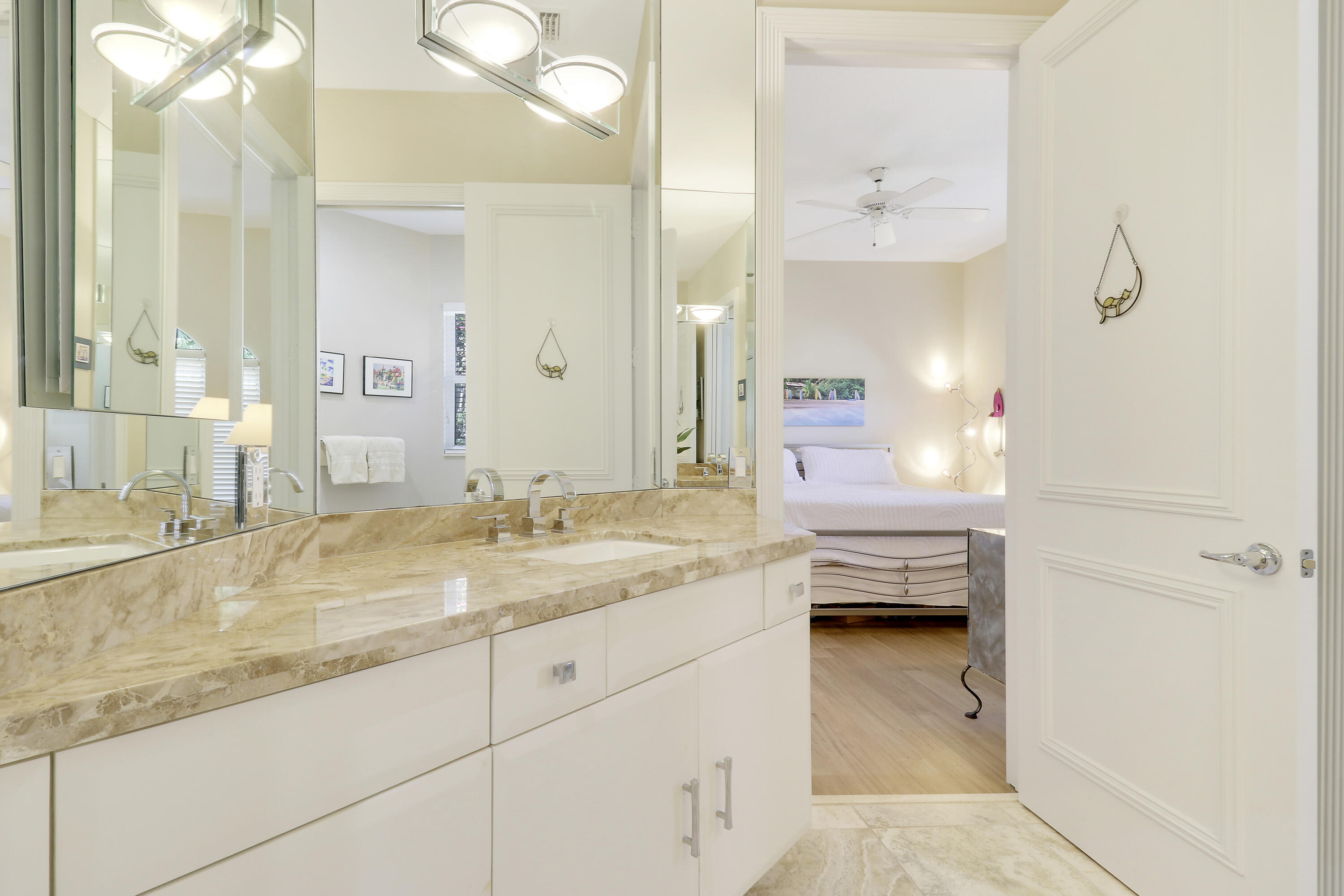 8733 SE Compass Island Way