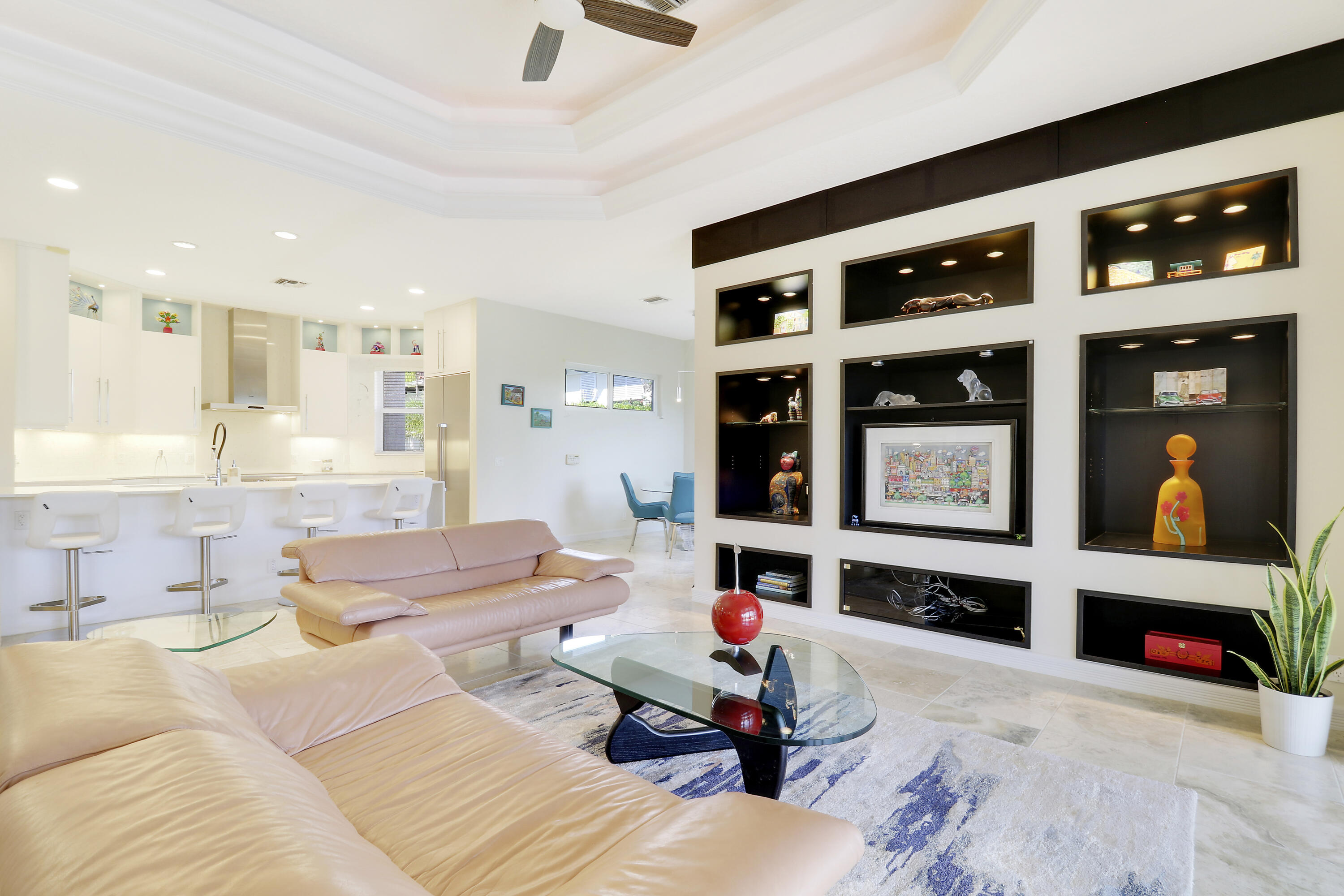 8733 SE Compass Island Way