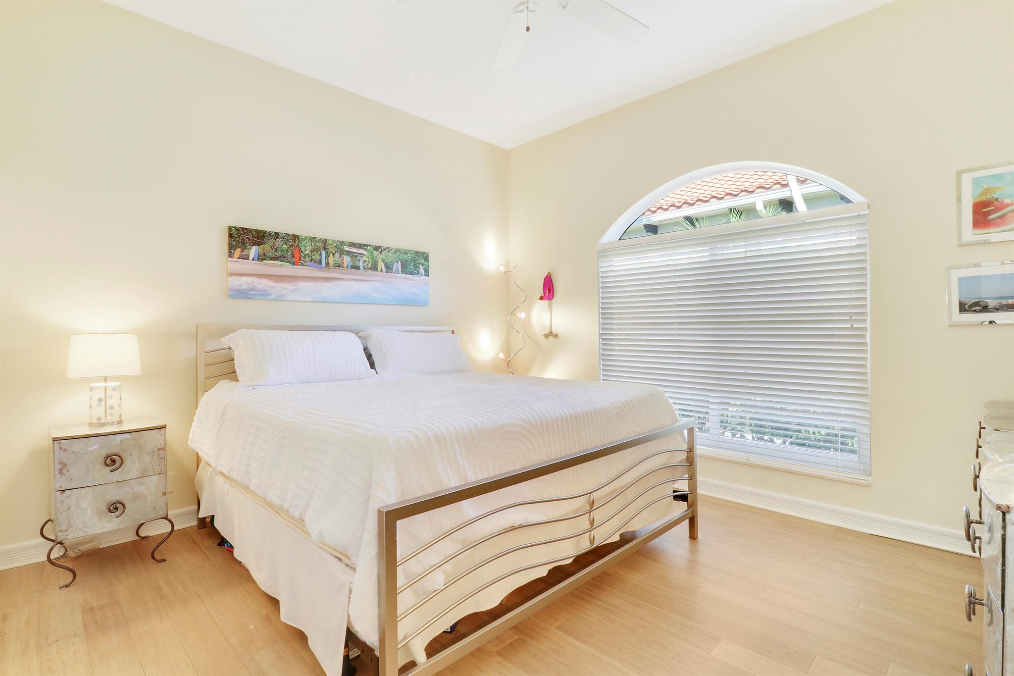 8733 SE Compass Island Way