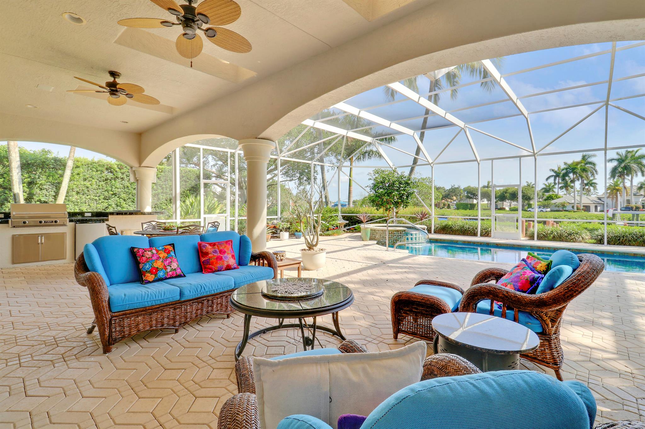 8733 SE Compass Island Way