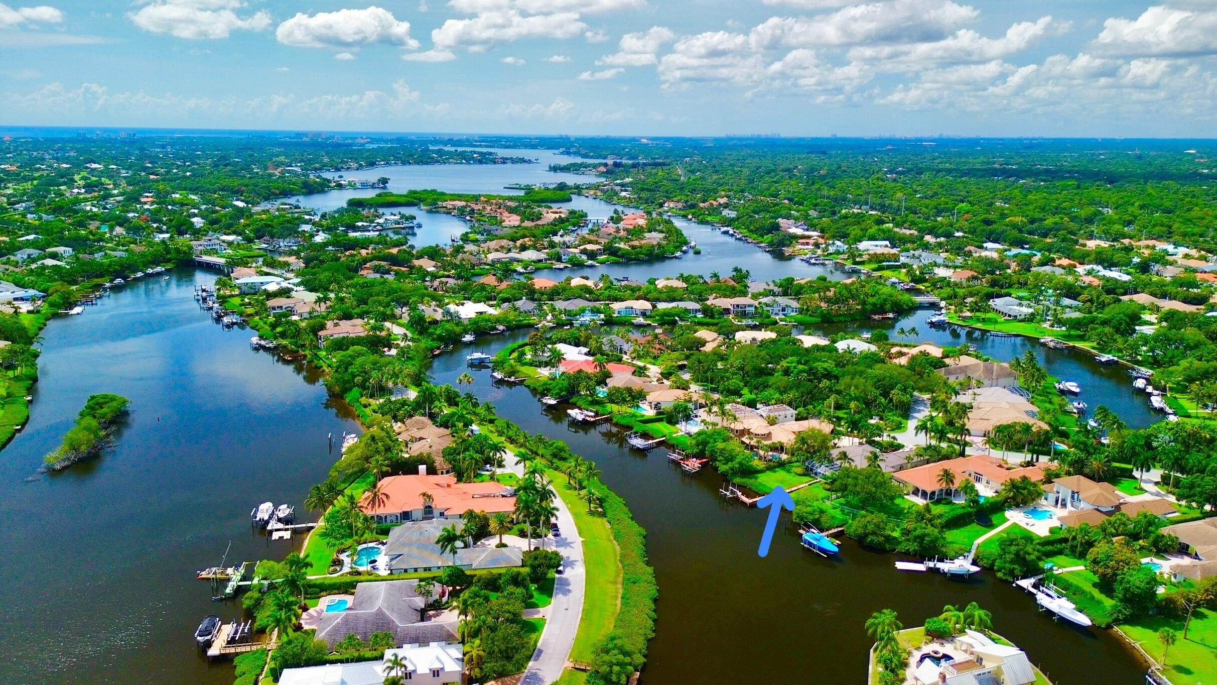 8733 SE Compass Island Way