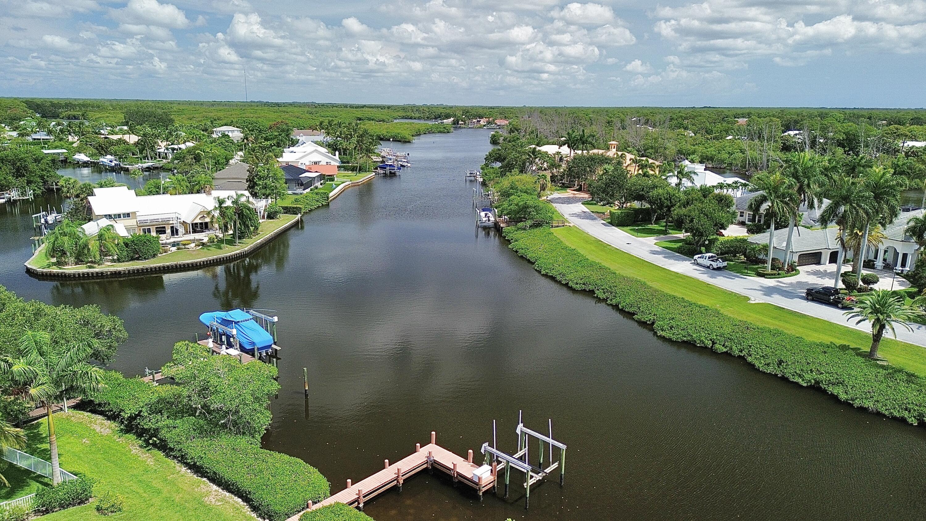 8733 SE Compass Island Way