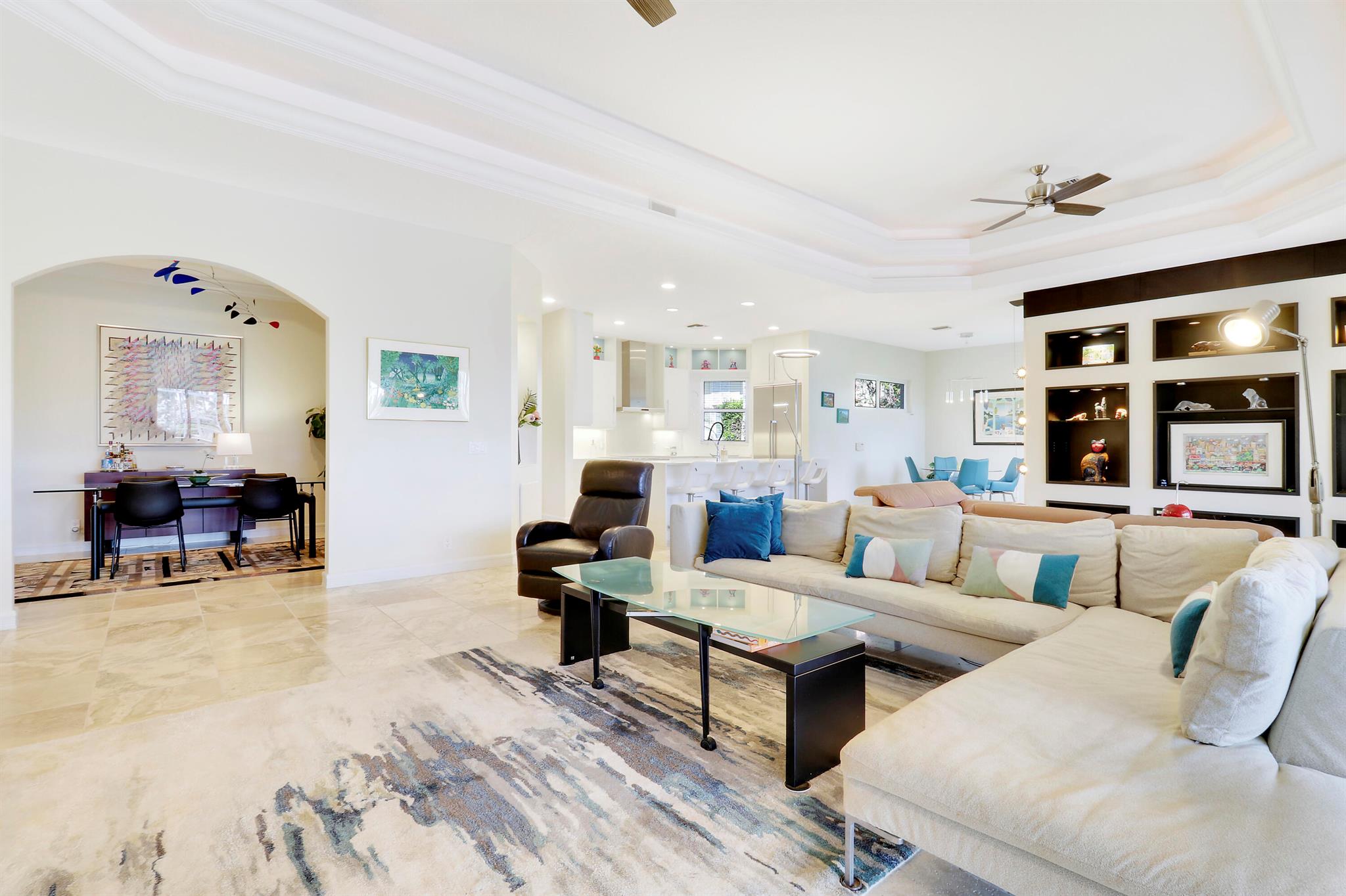 8733 SE Compass Island Way