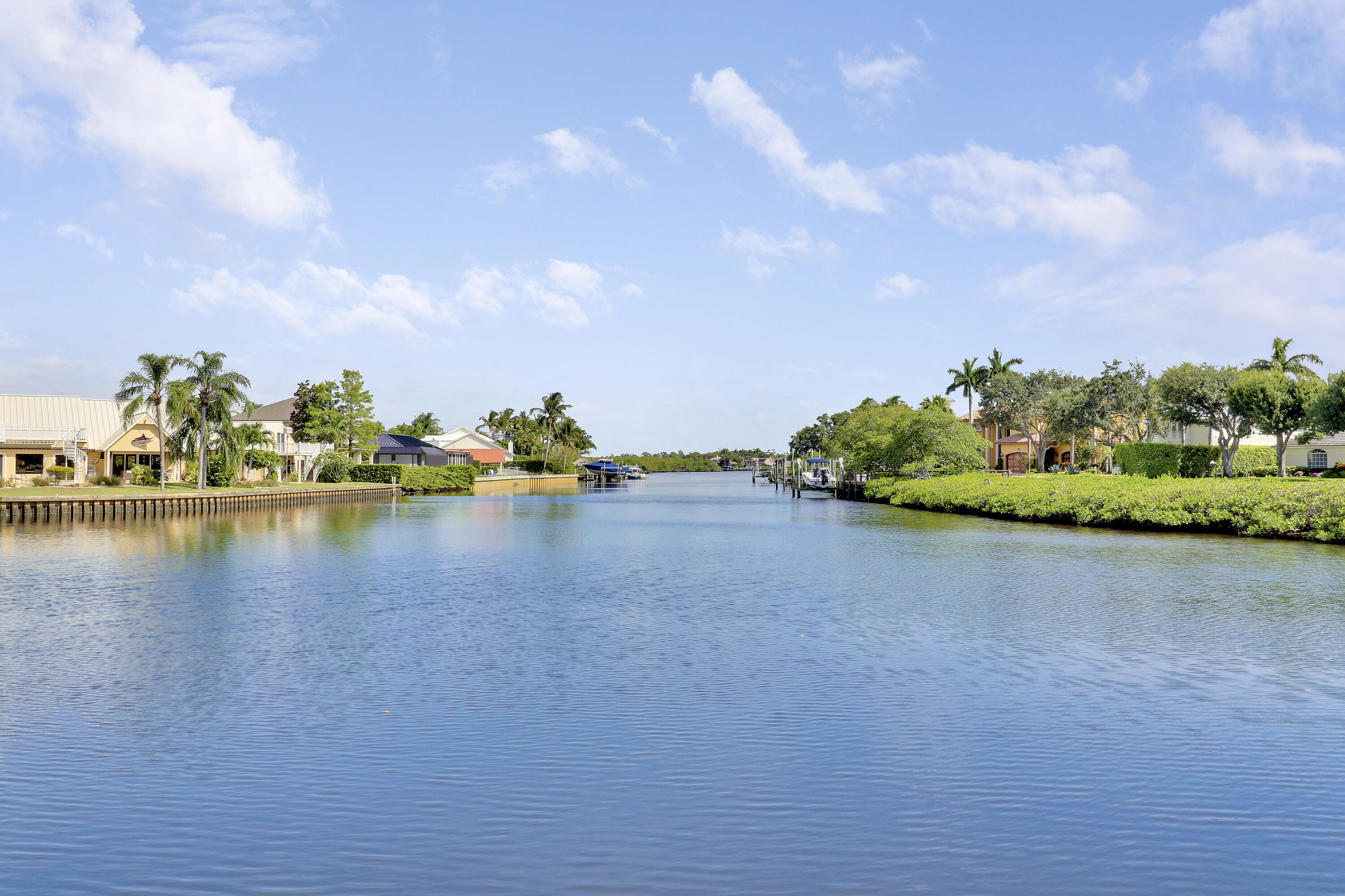 8733 SE Compass Island Way