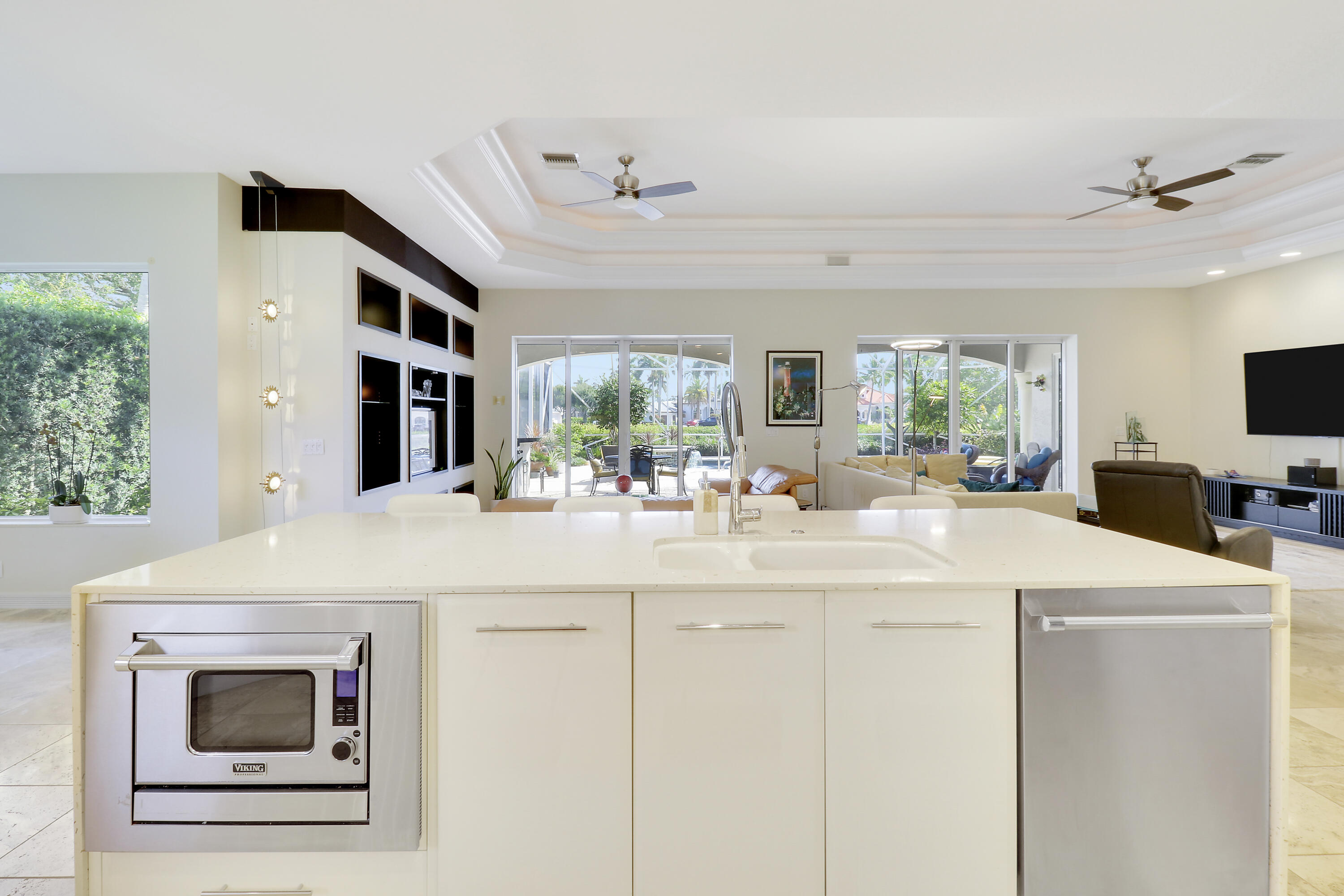 8733 SE Compass Island Way