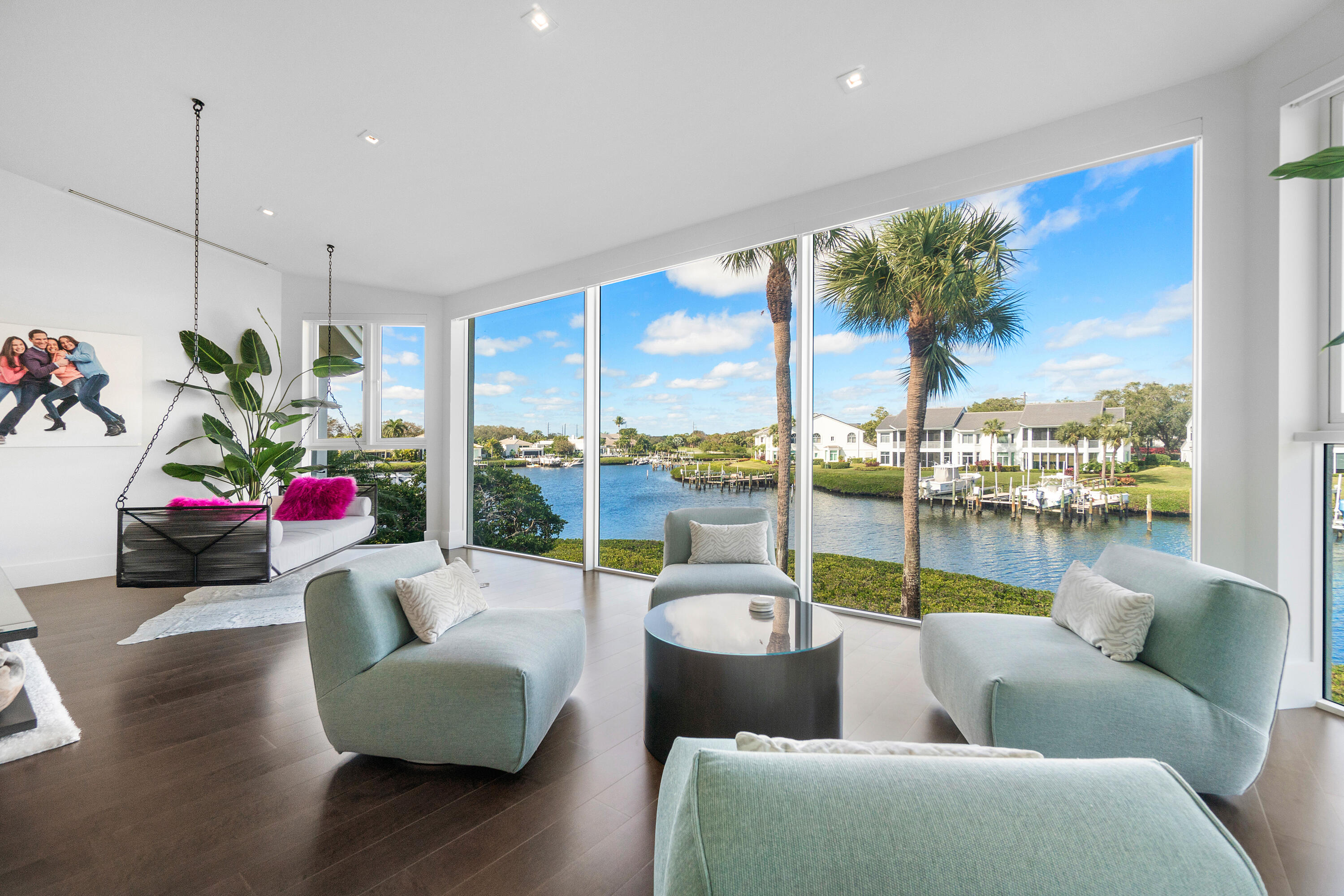 2603 Captains Way