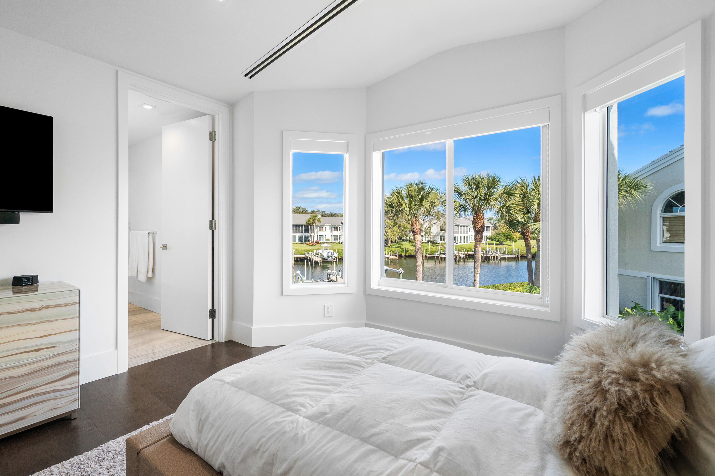 2603 Captains Way
