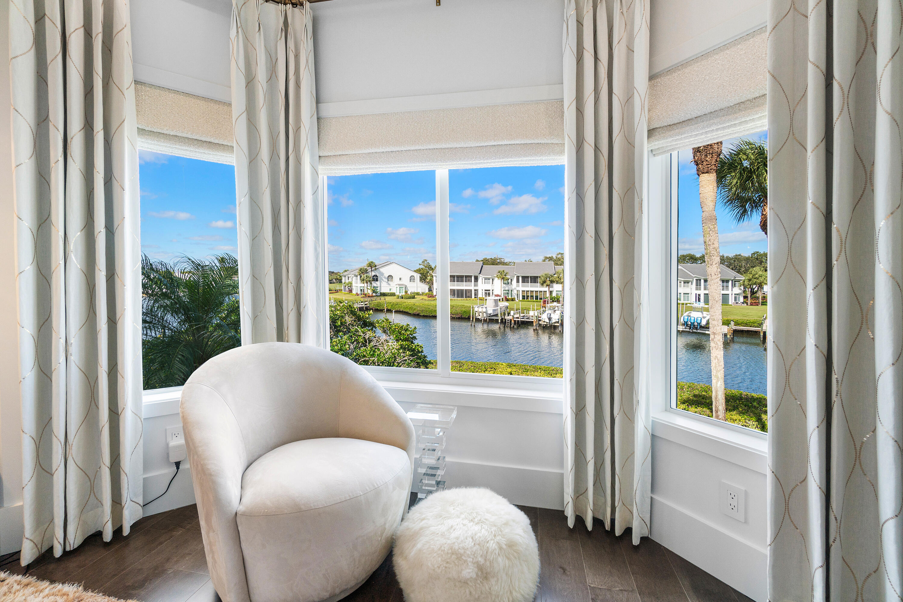 2603 Captains Way