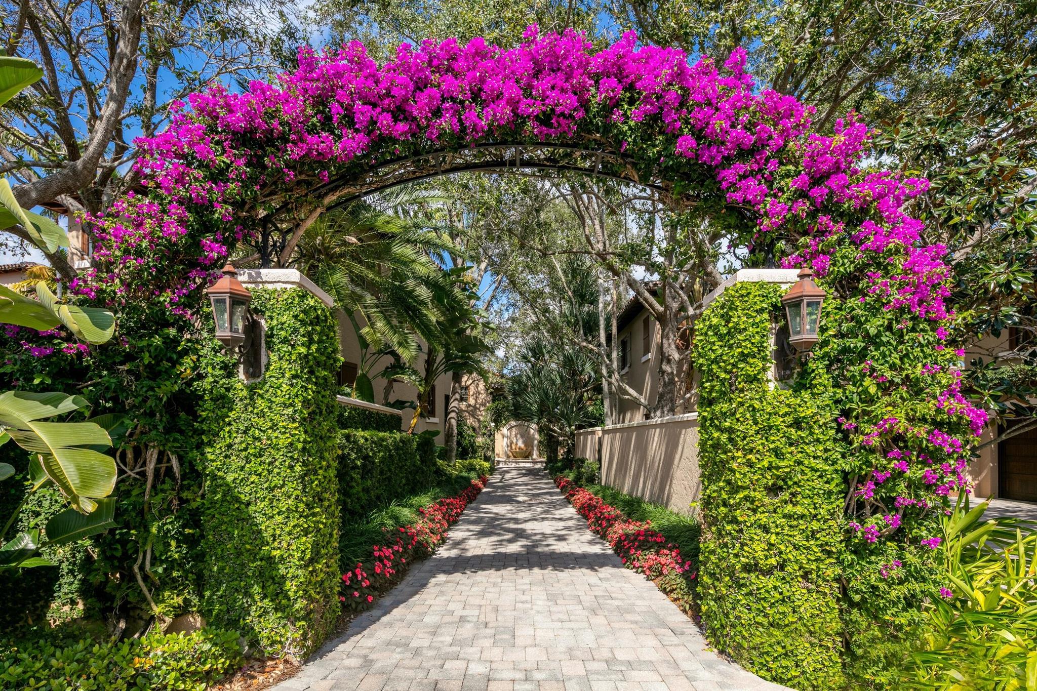 306 Villa Drive