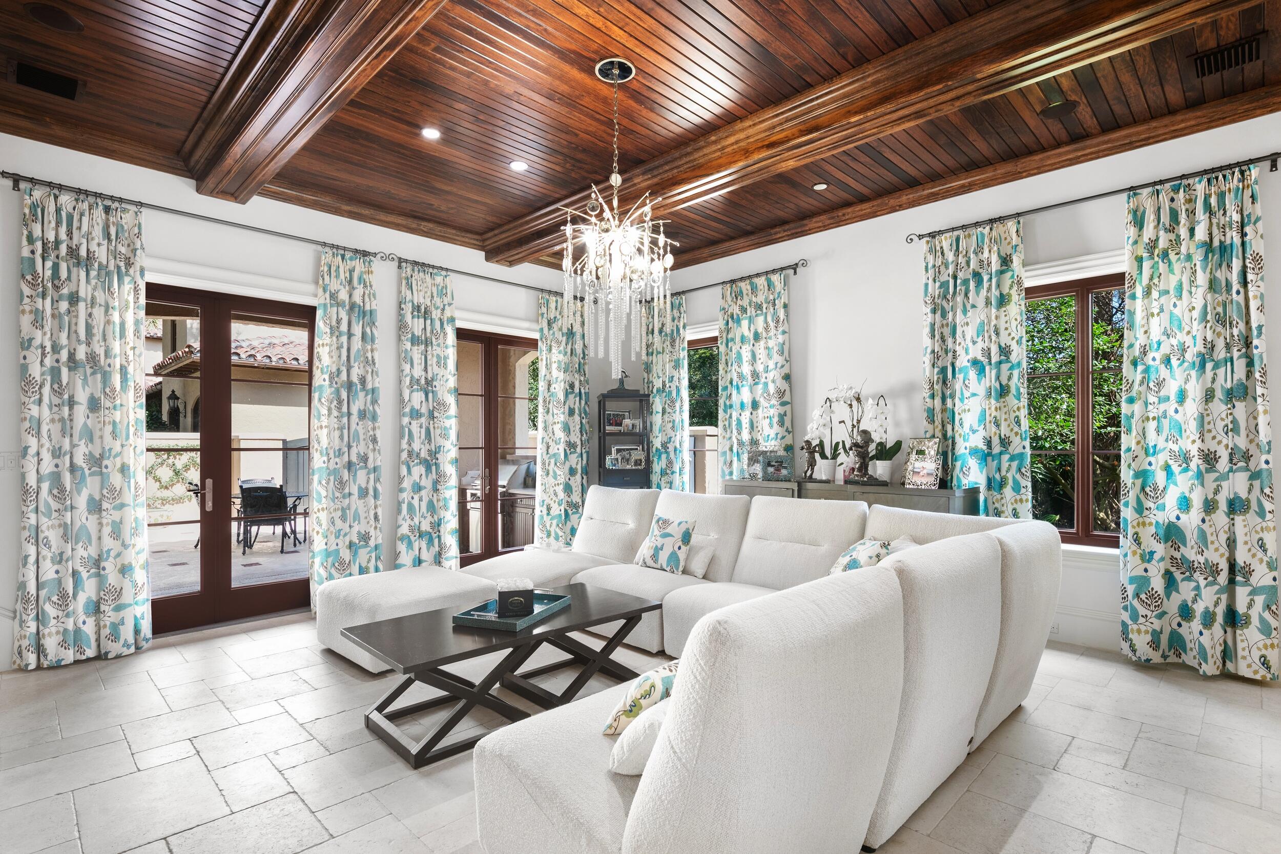 306 Villa Drive