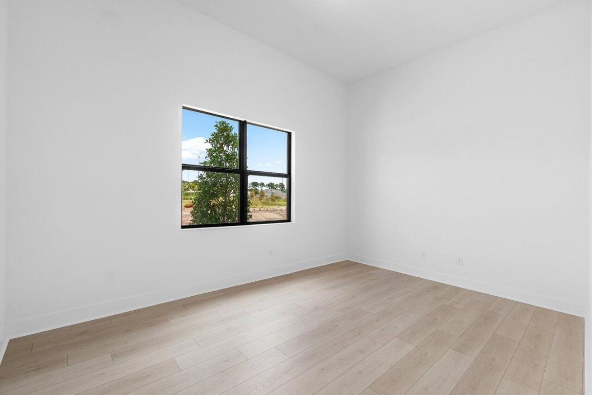 13393 Artisan Circle