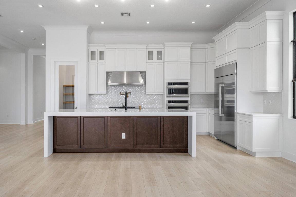 13393 Artisan Circle