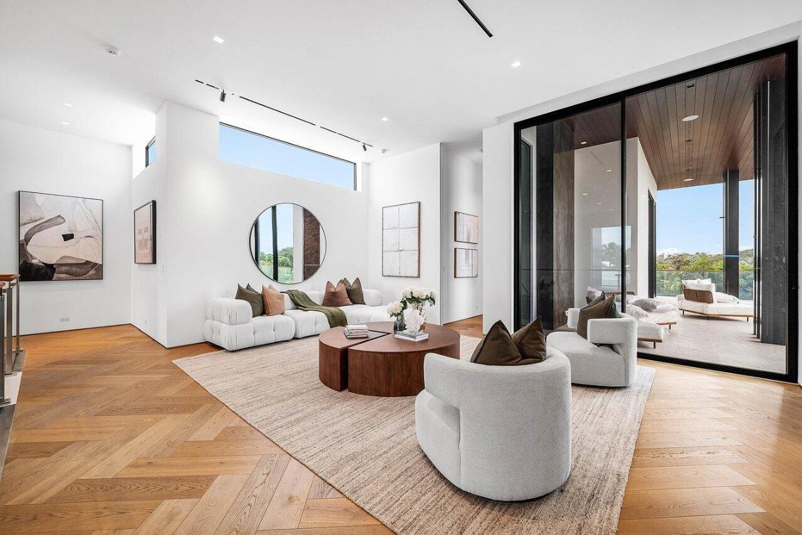 126 Spinnaker Lane Lane