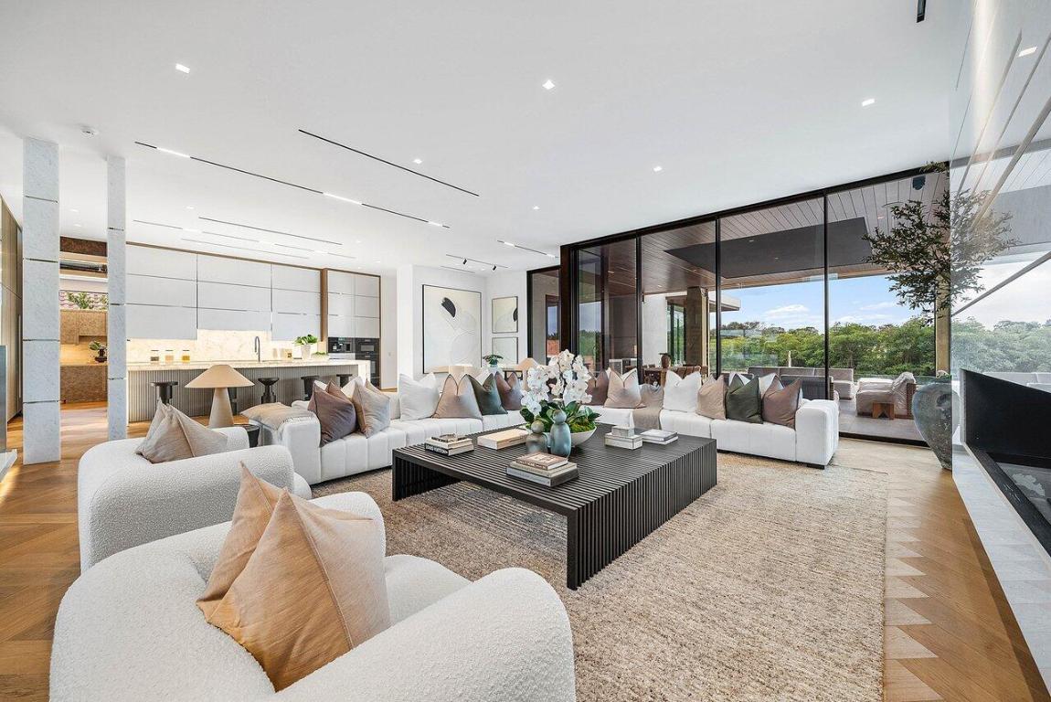 126 Spinnaker Lane Lane