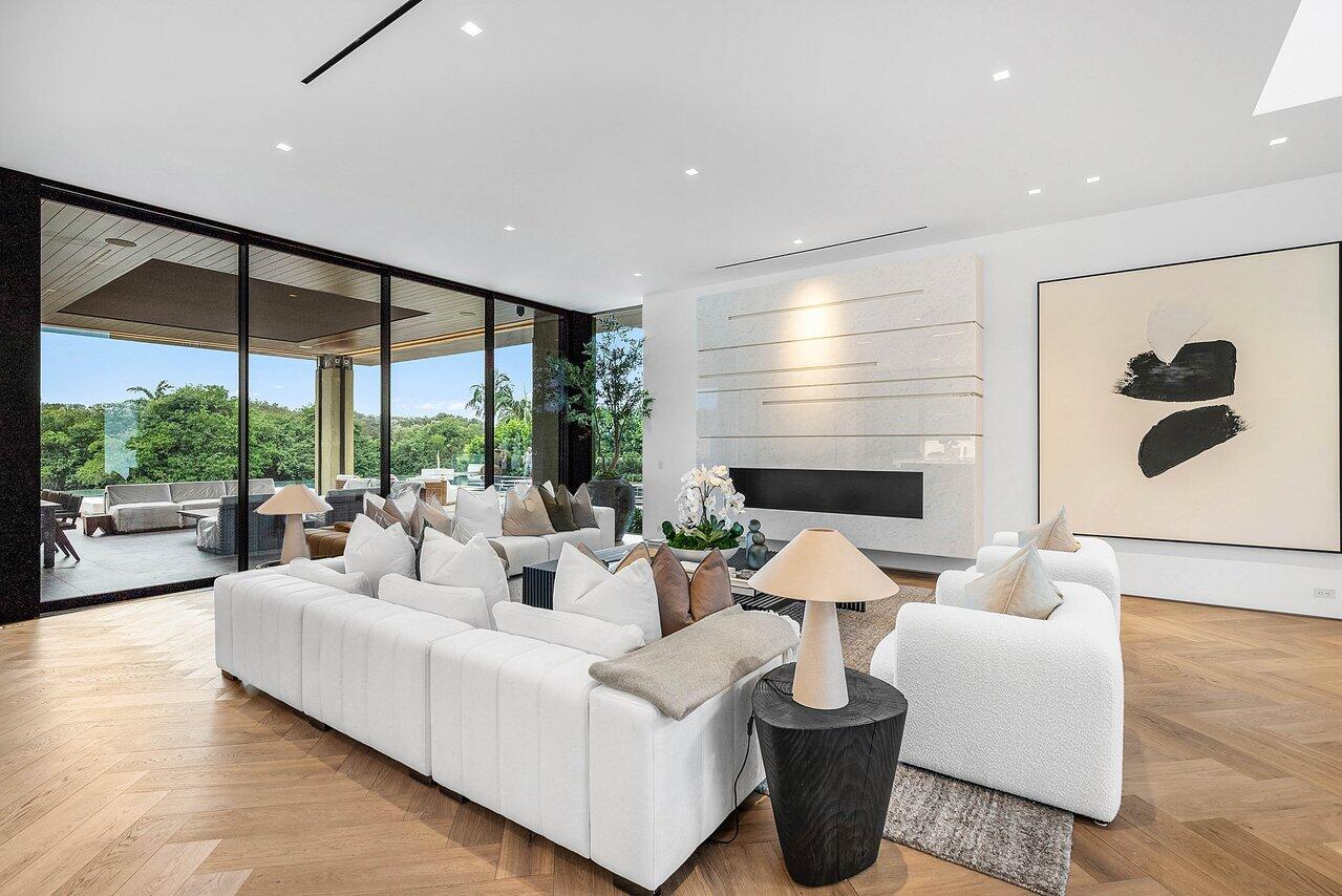 126 Spinnaker Lane Lane