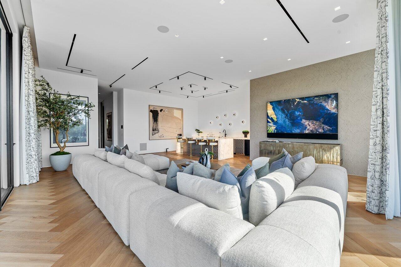 126 Spinnaker Lane Lane