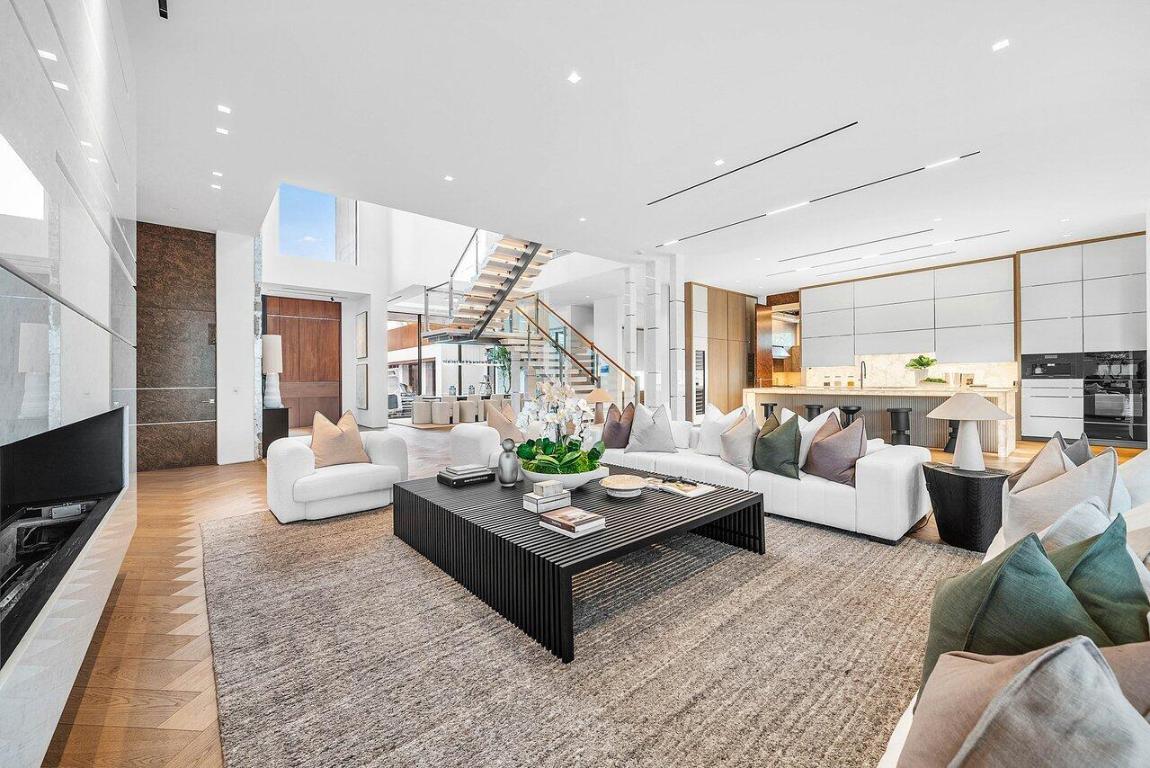 126 Spinnaker Lane Lane