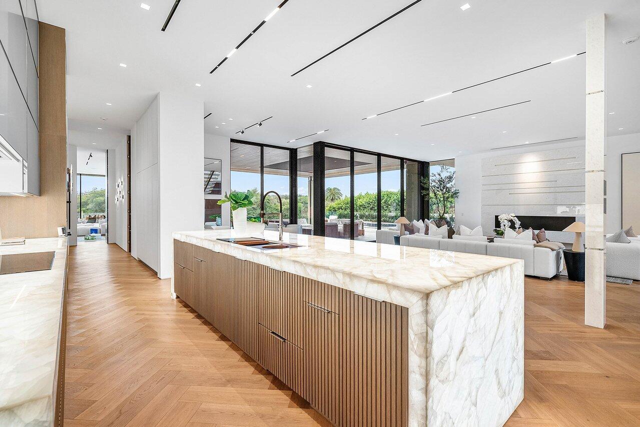 126 Spinnaker Lane Lane