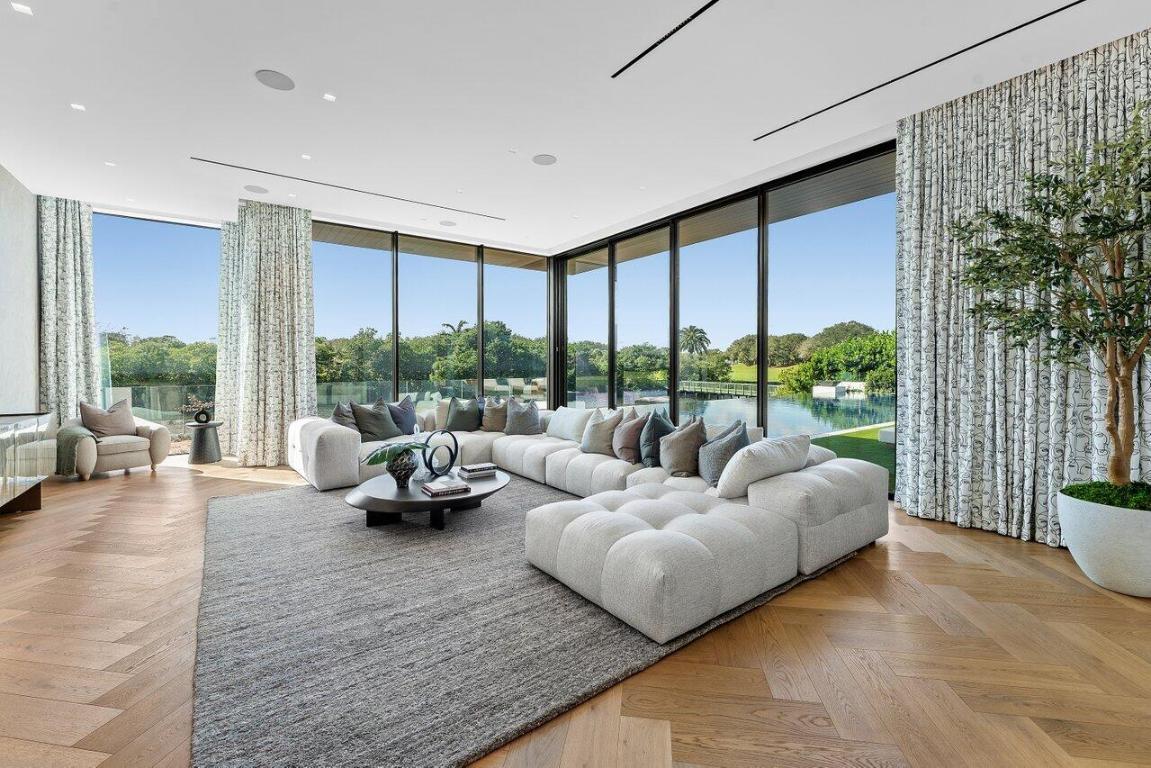 126 Spinnaker Lane Lane