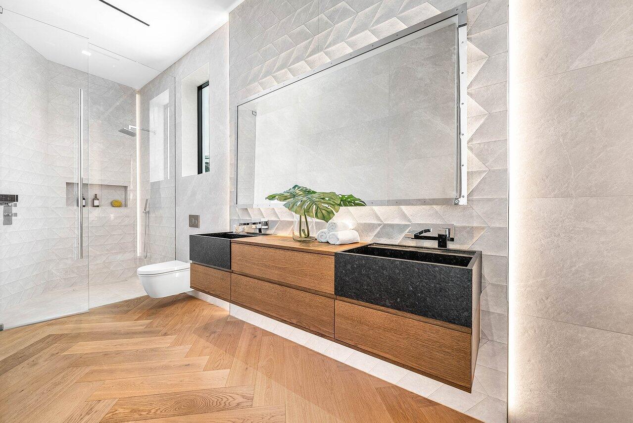 126 Spinnaker Lane Lane