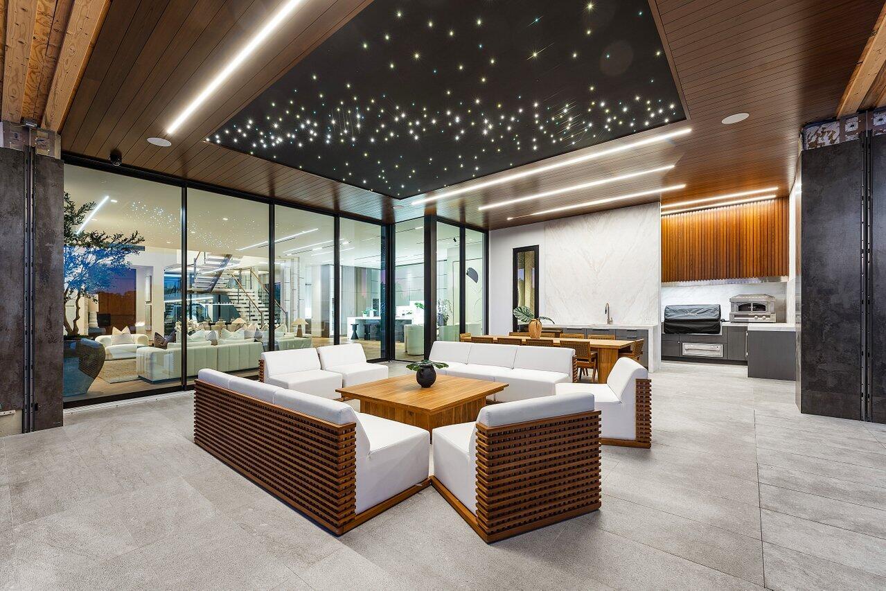 126 Spinnaker Lane Lane