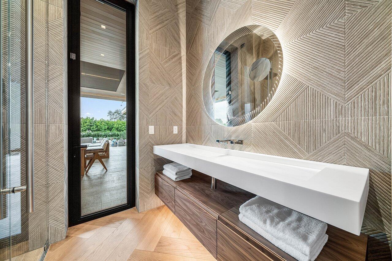 126 Spinnaker Lane Lane