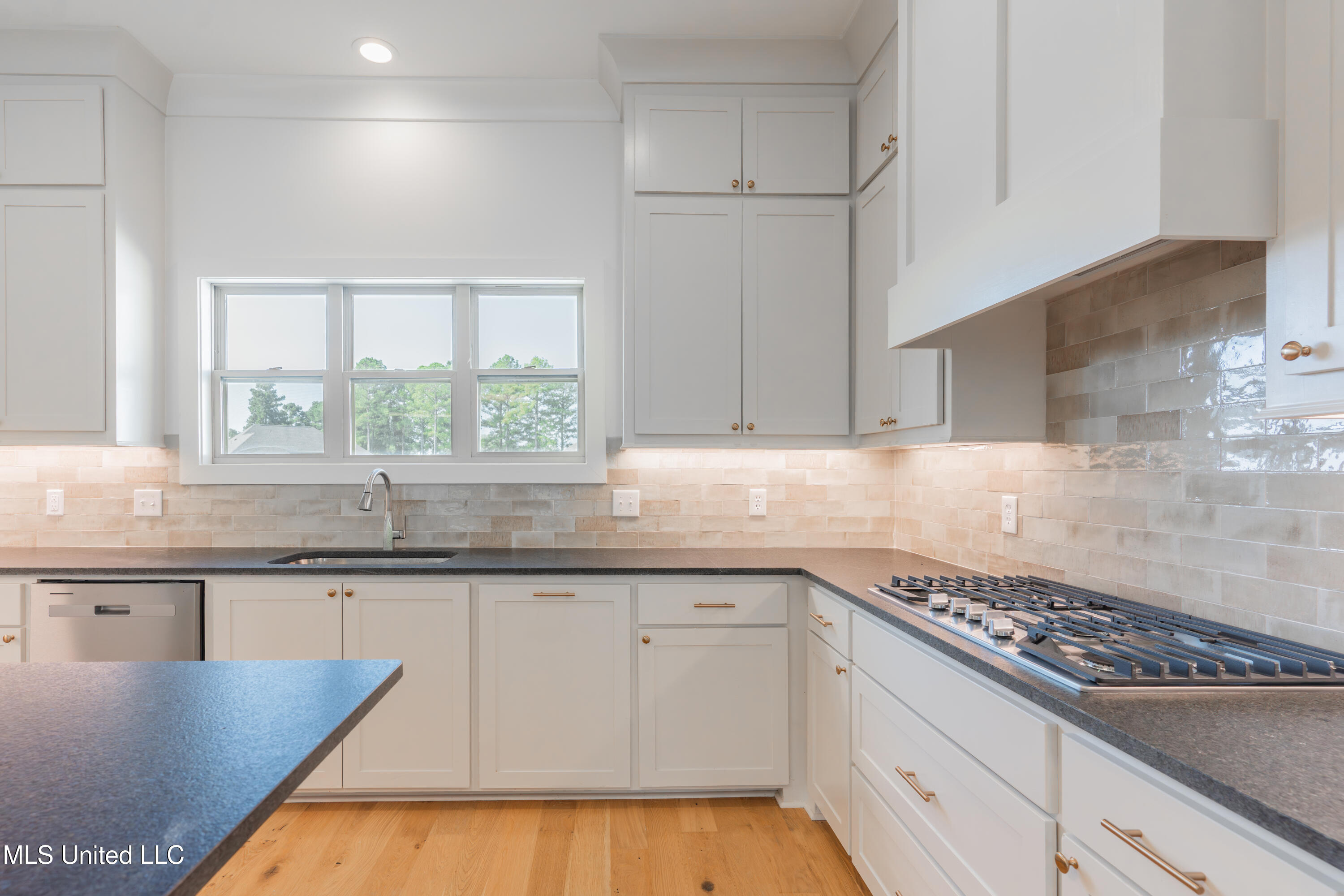 128 Catherine Boulevard