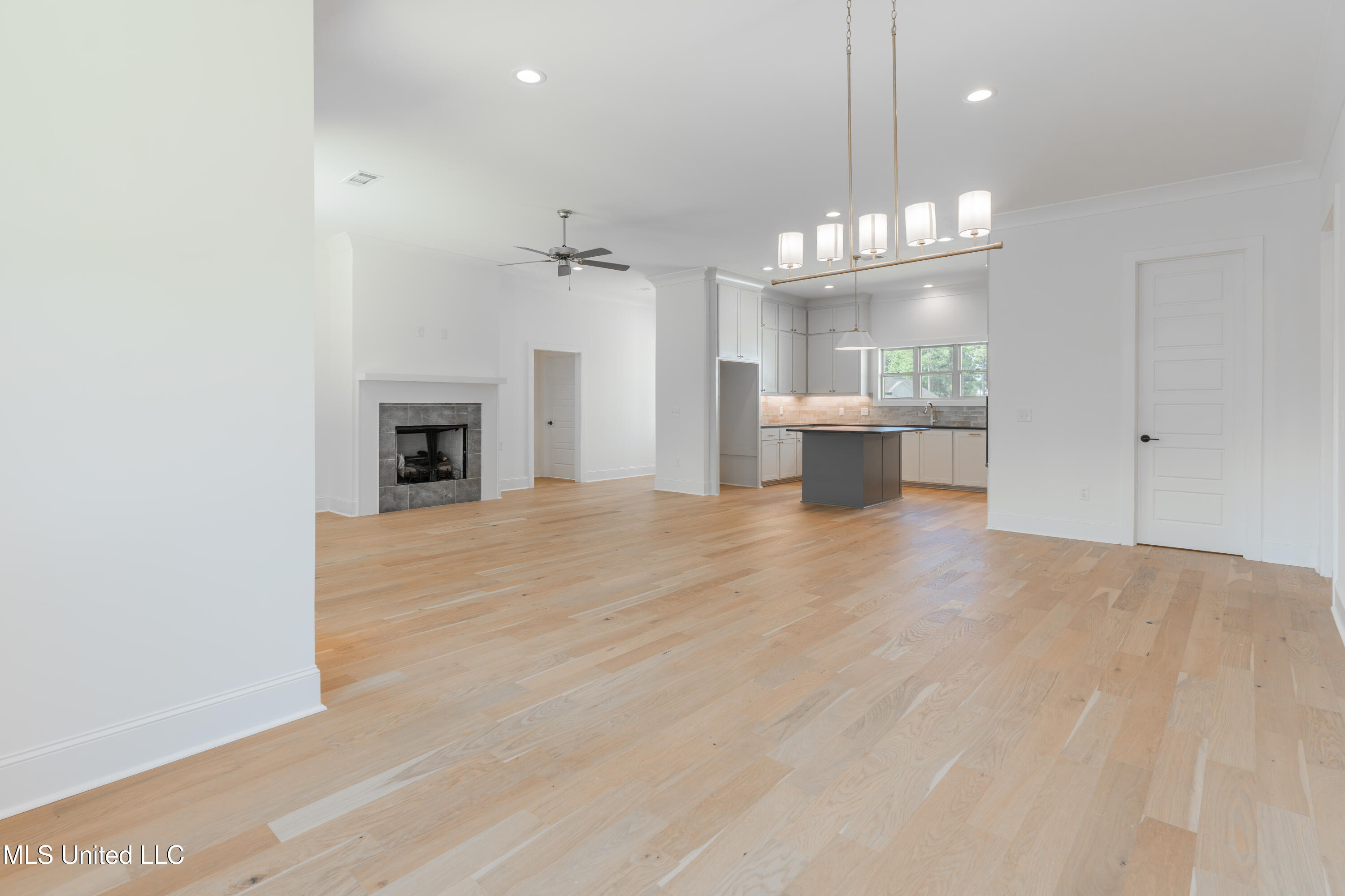 128 Catherine Boulevard