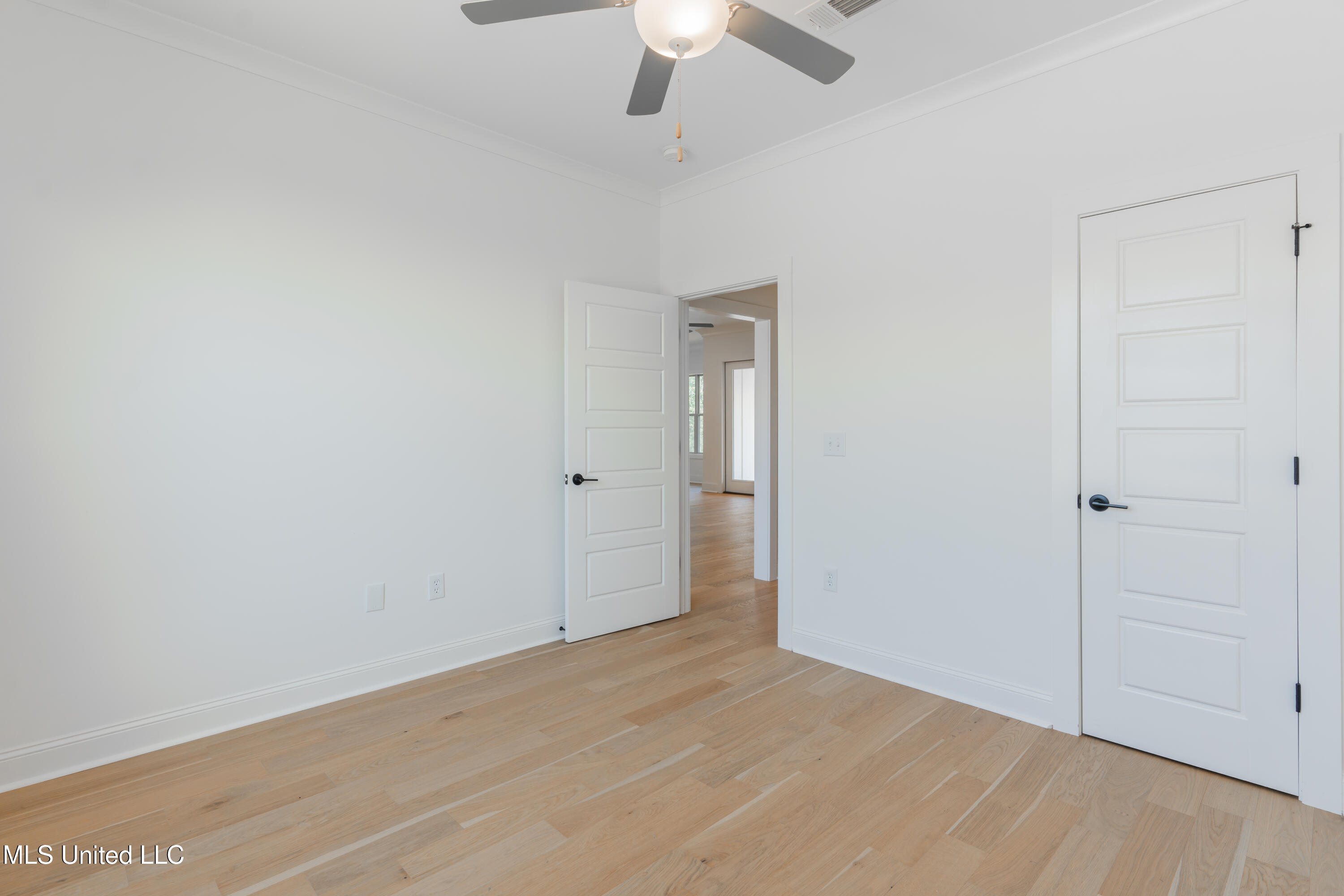 128 Catherine Boulevard