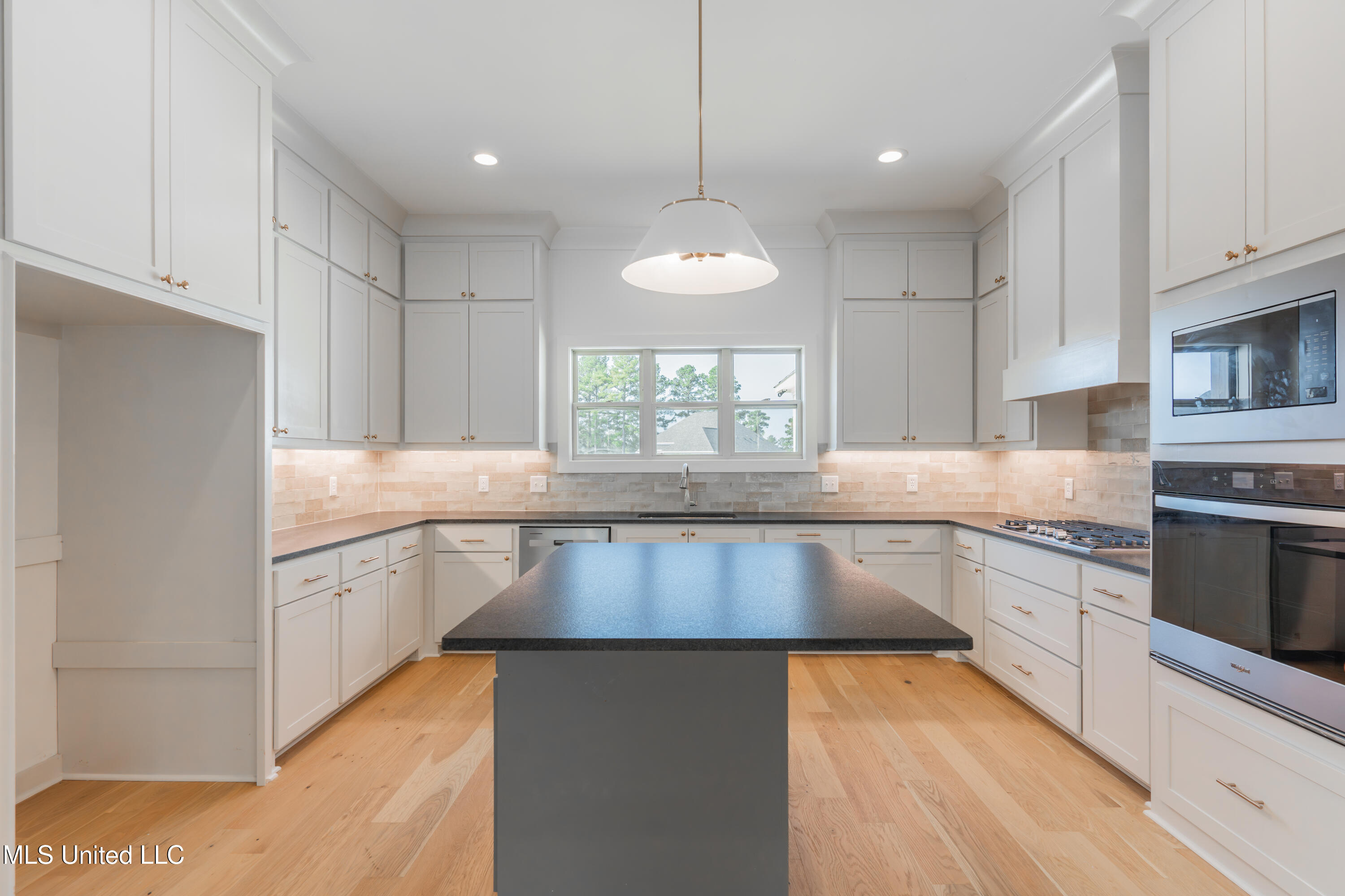 128 Catherine Boulevard
