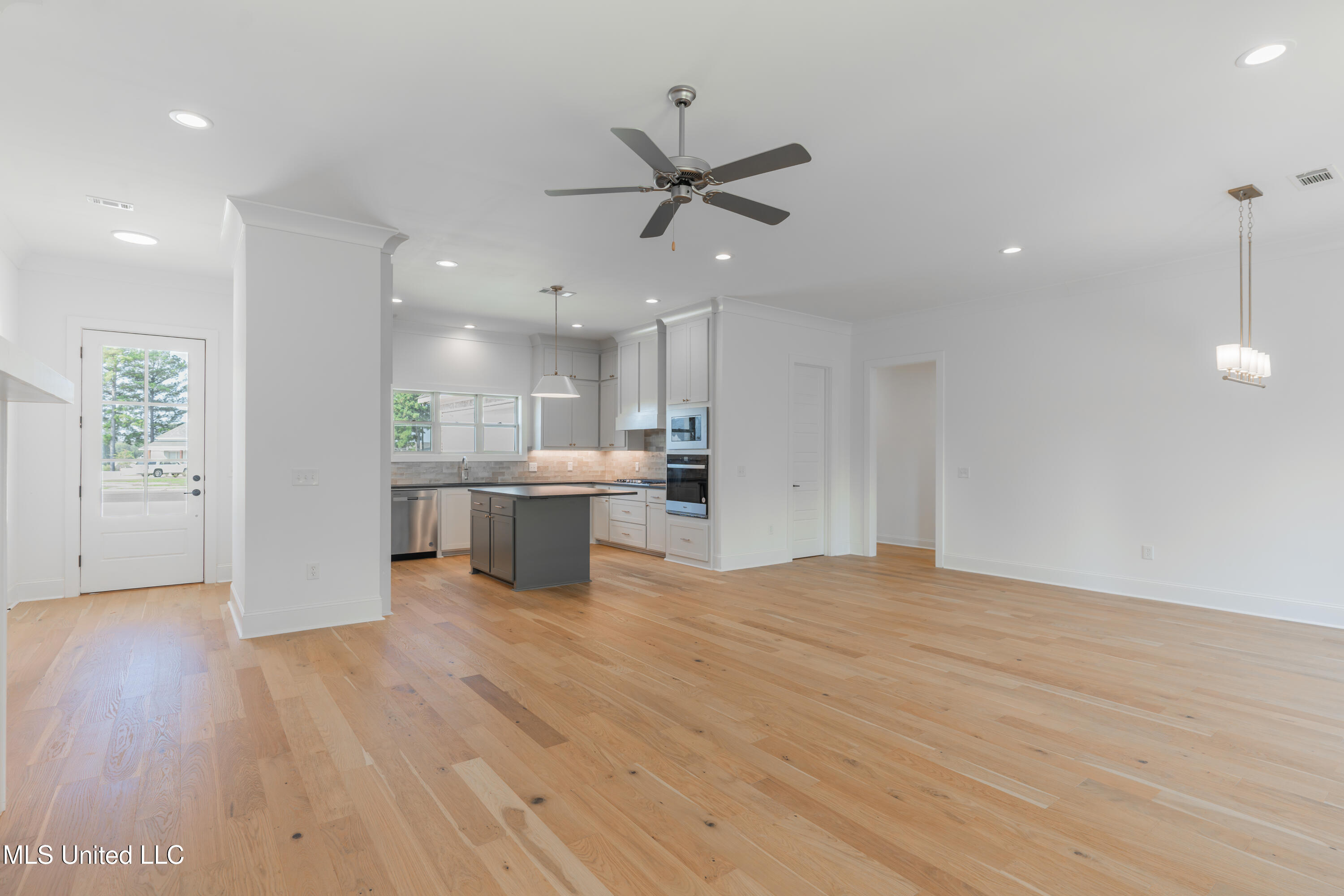 128 Catherine Boulevard