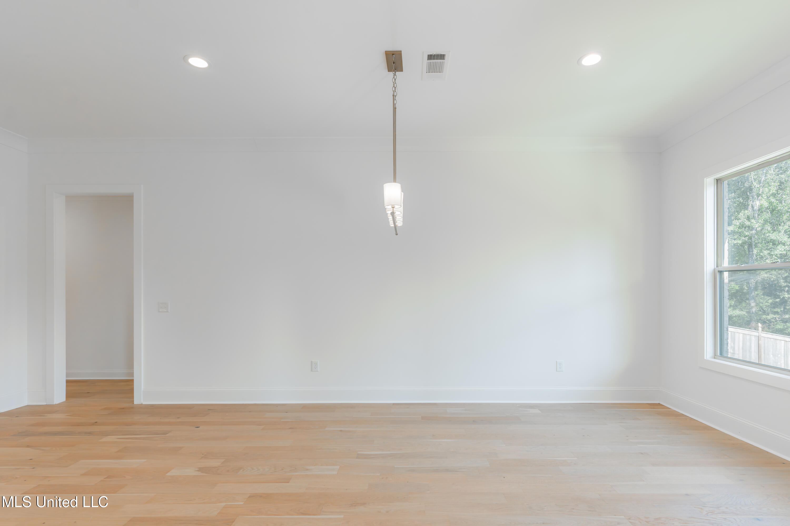 128 Catherine Boulevard