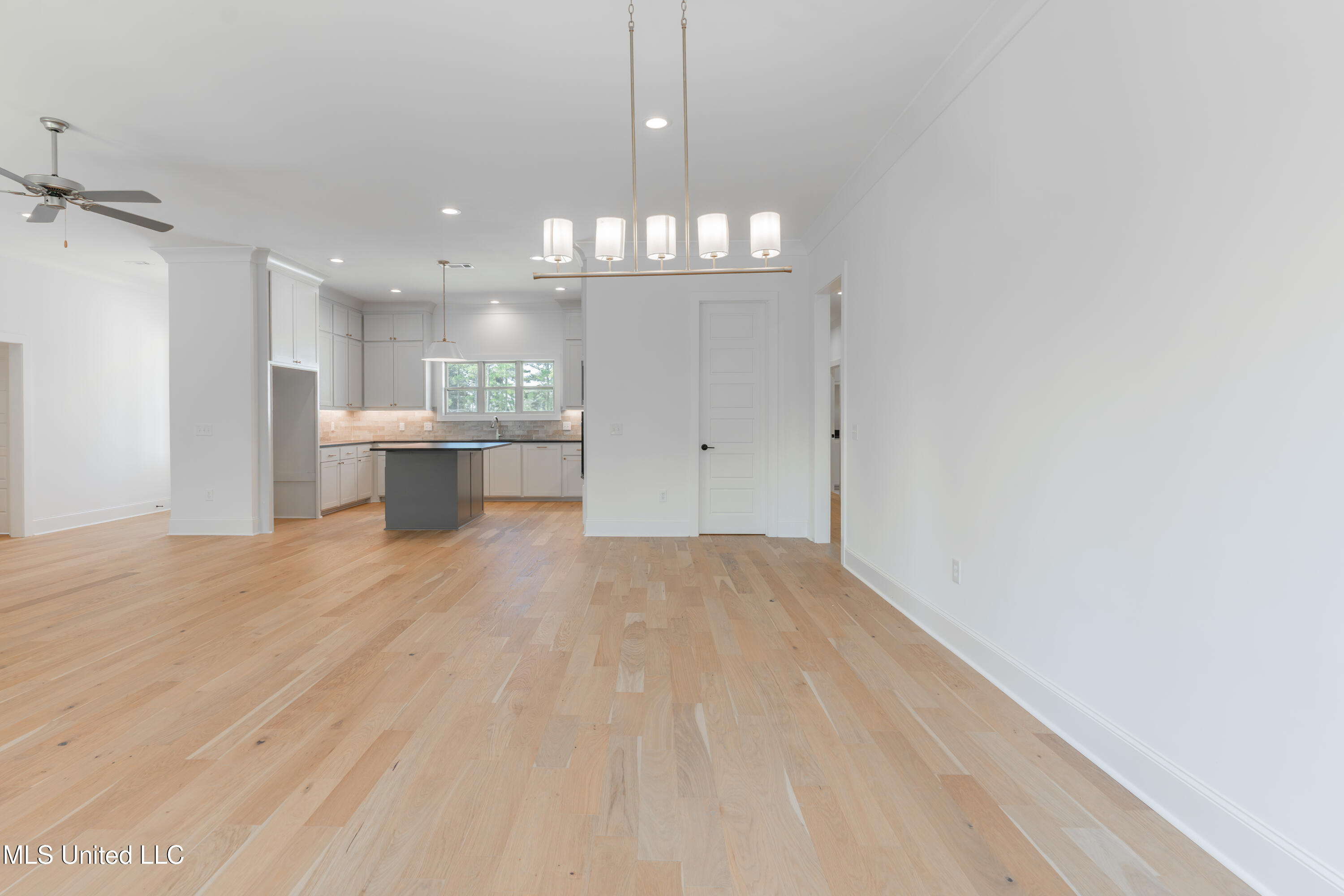 128 Catherine Boulevard
