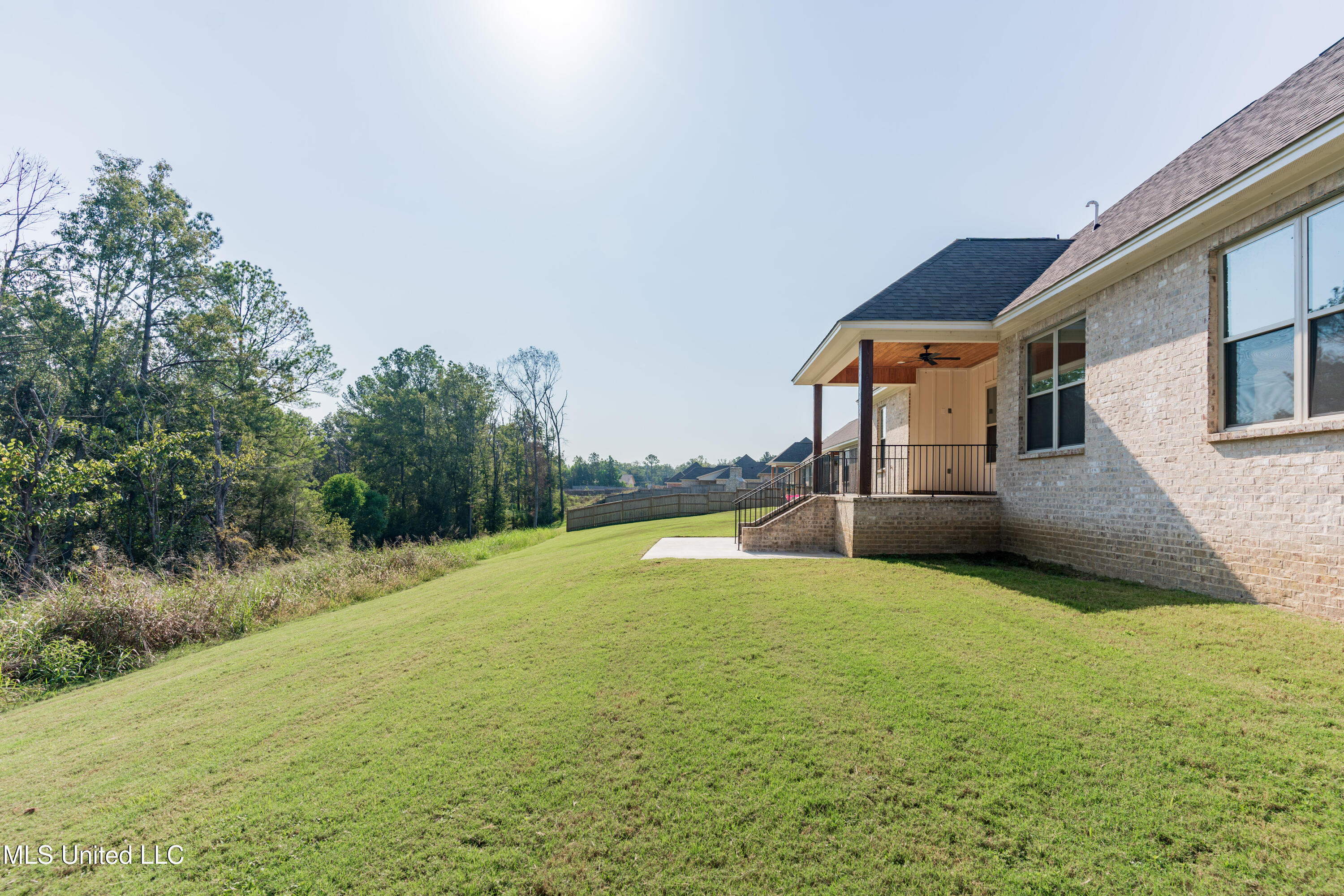 128 Catherine Boulevard
