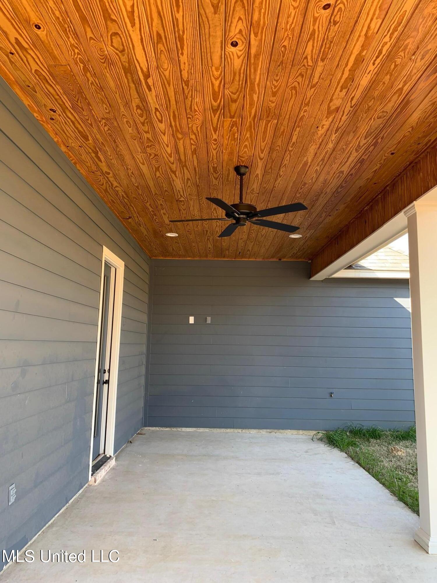 121 Trace Pointe Place