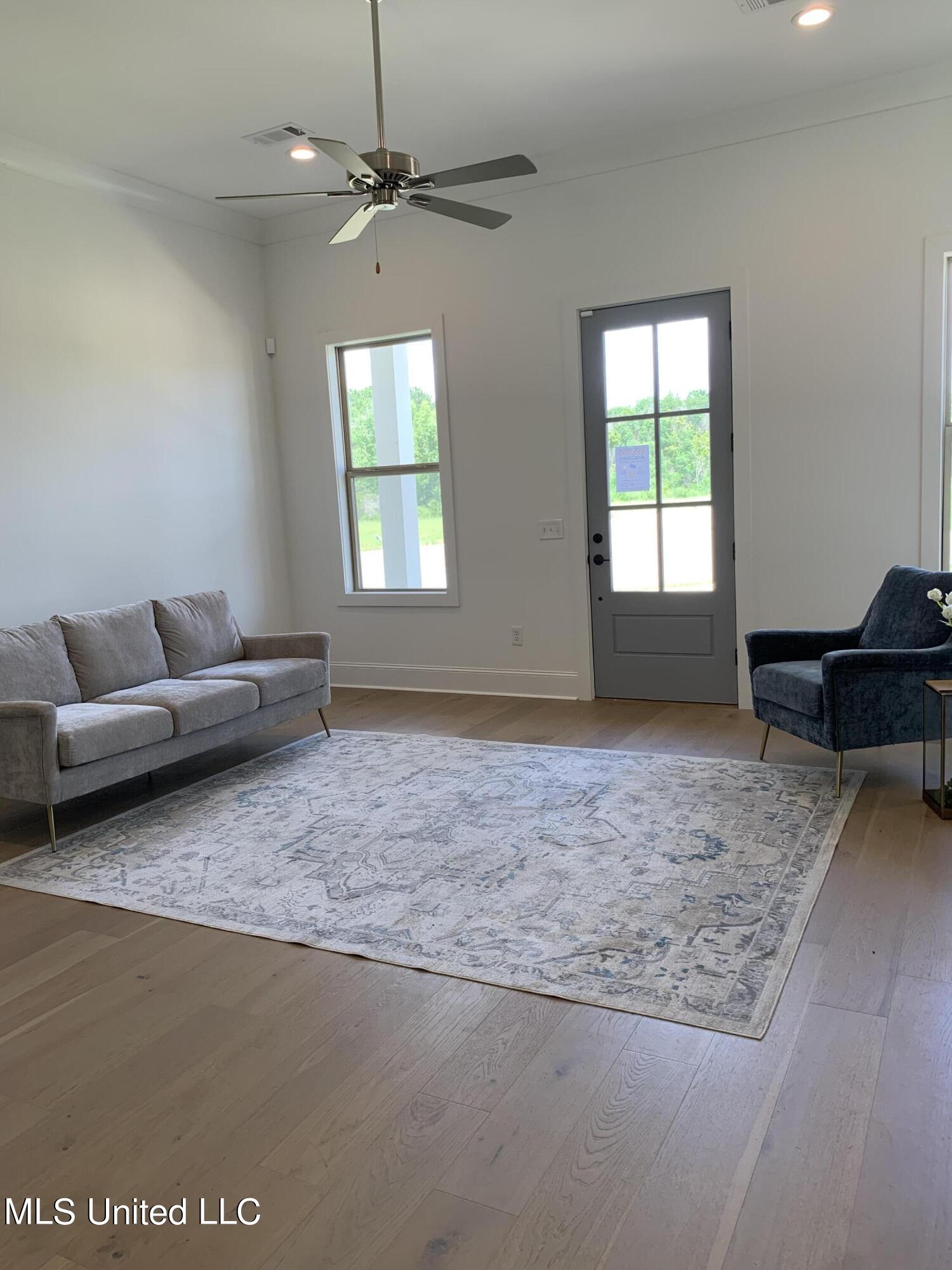 120 Trace Pointe Place