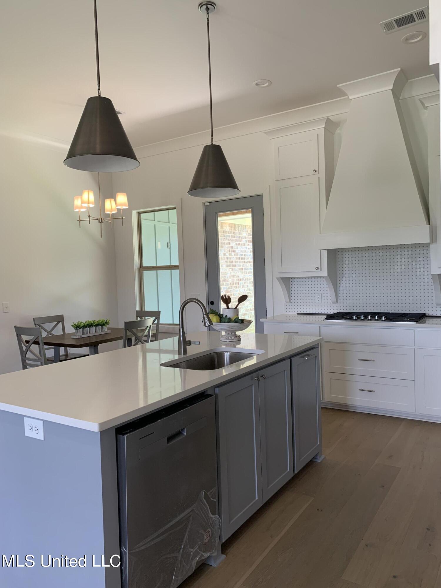 120 Trace Pointe Place