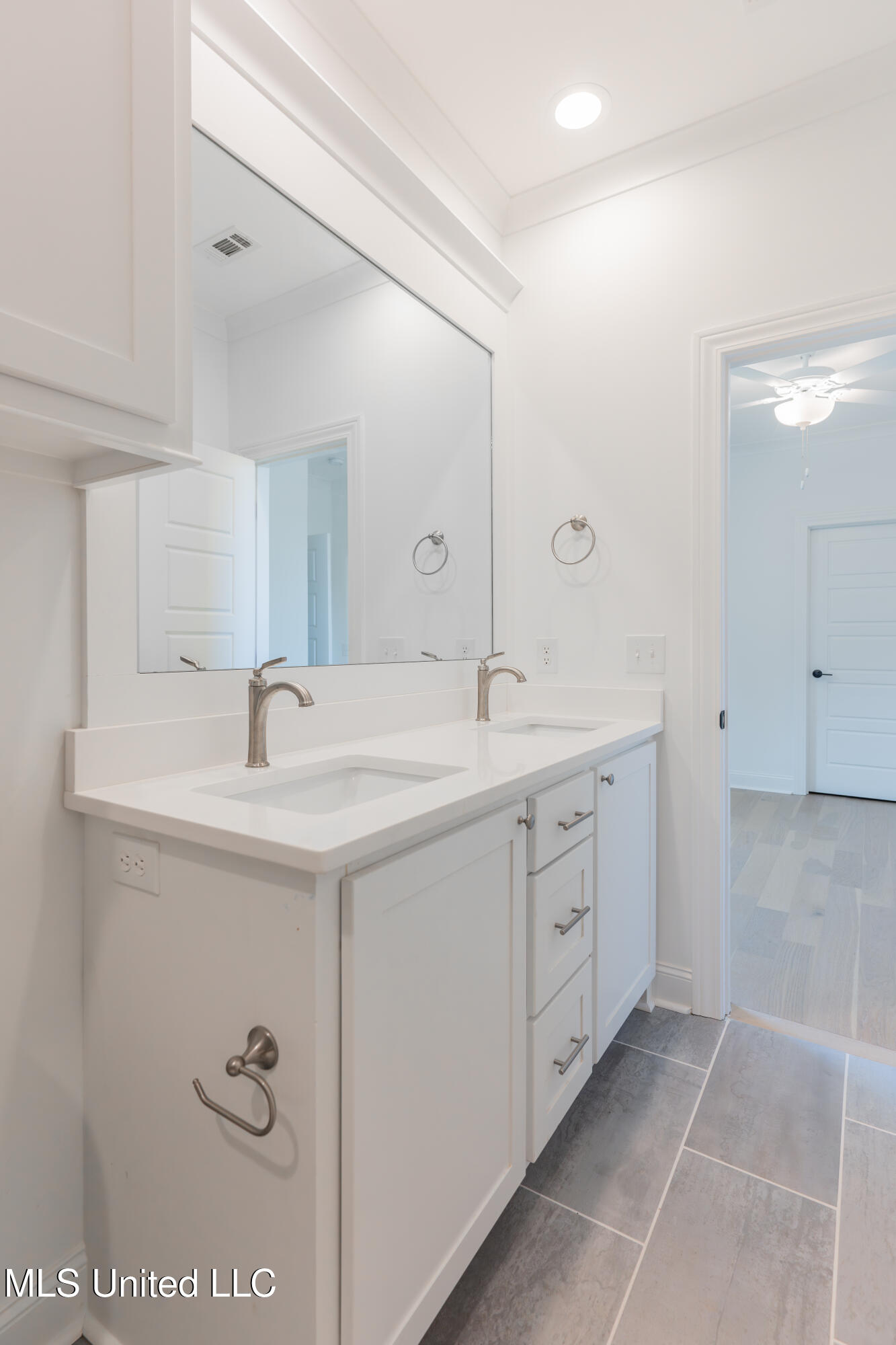108 Catherine Boulevard