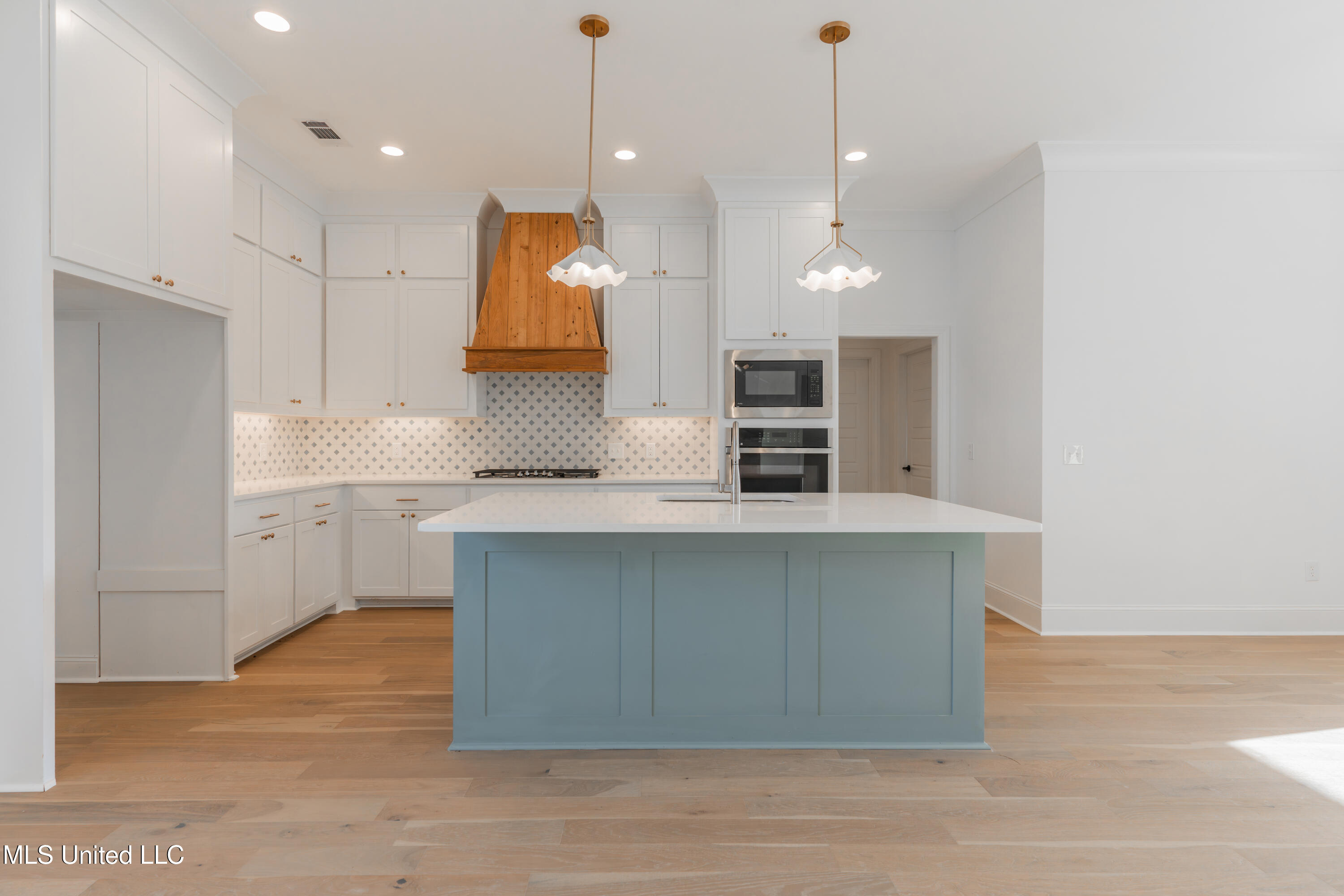 108 Catherine Boulevard