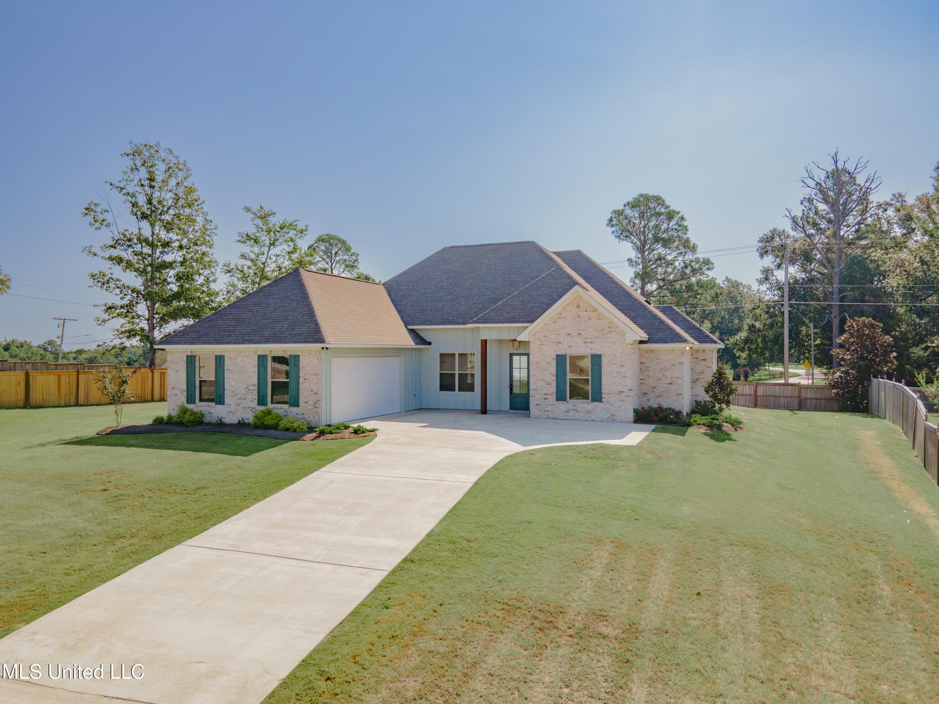 108 Catherine Boulevard