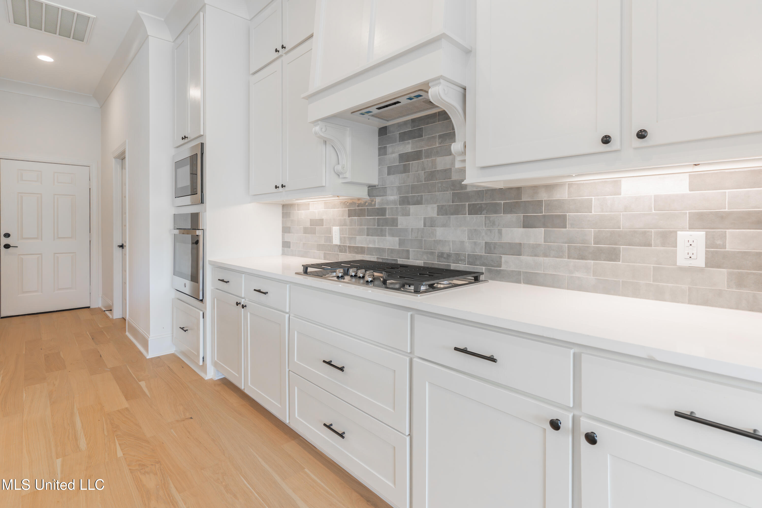 112 Catherine Boulevard