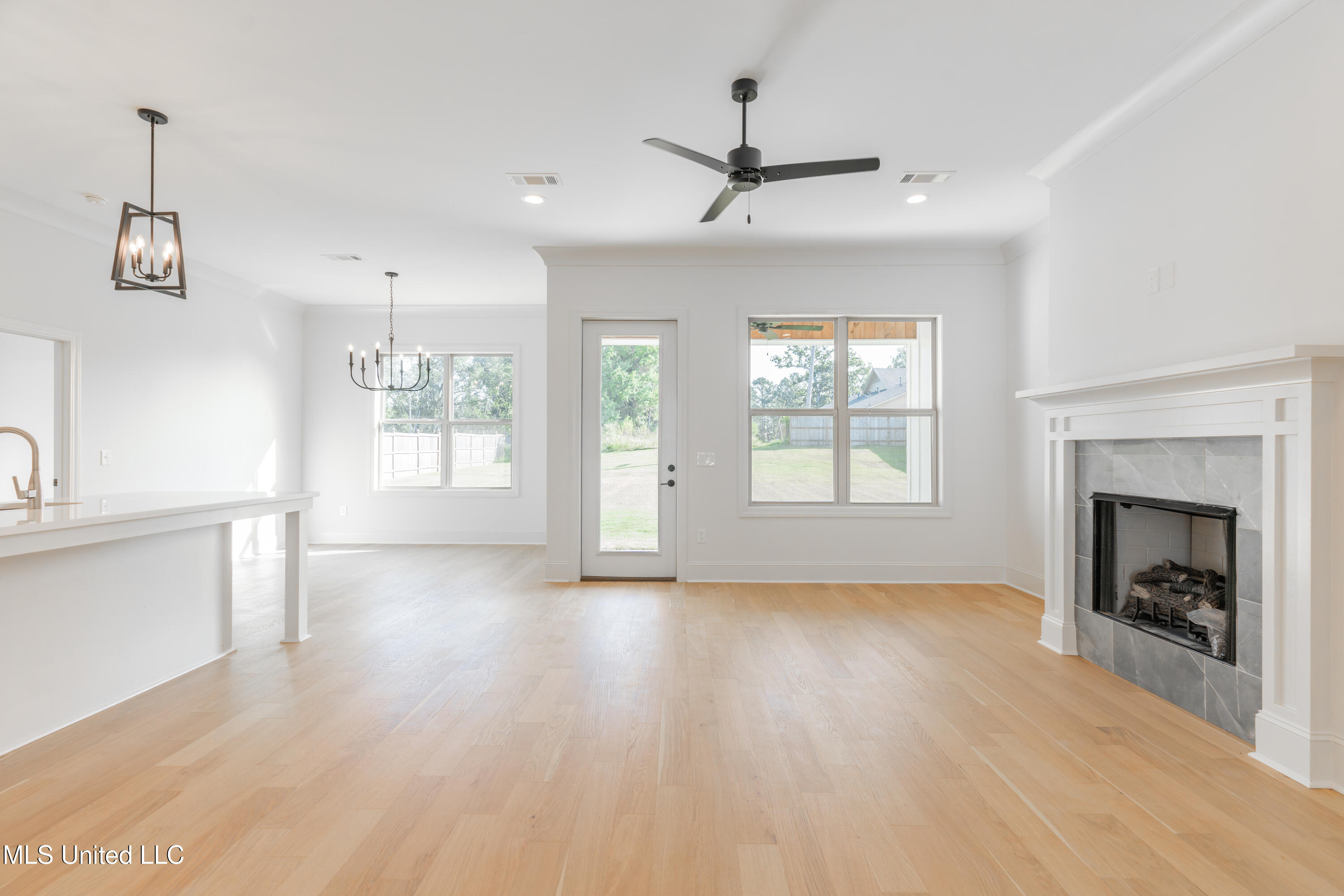 112 Catherine Boulevard