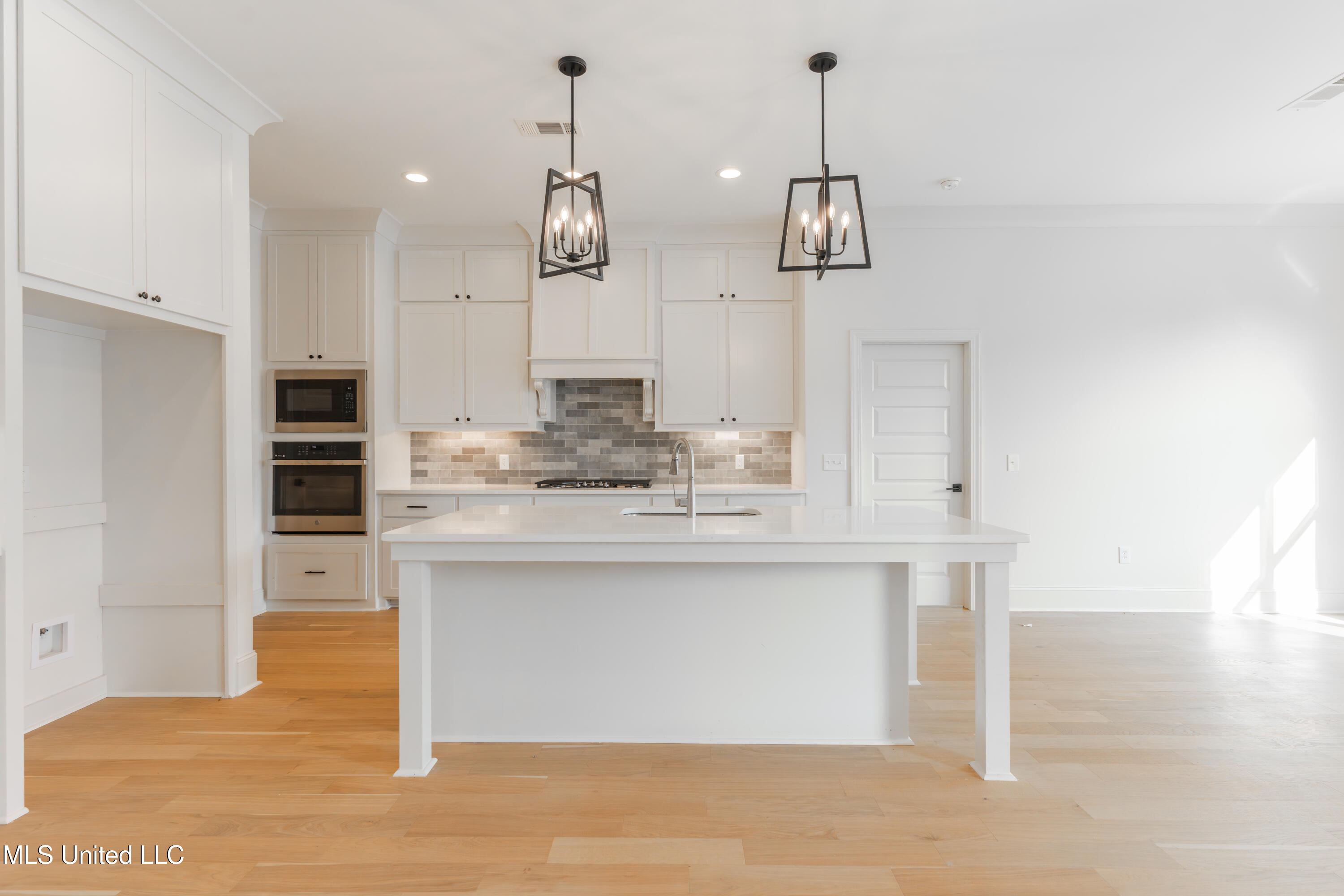 112 Catherine Boulevard