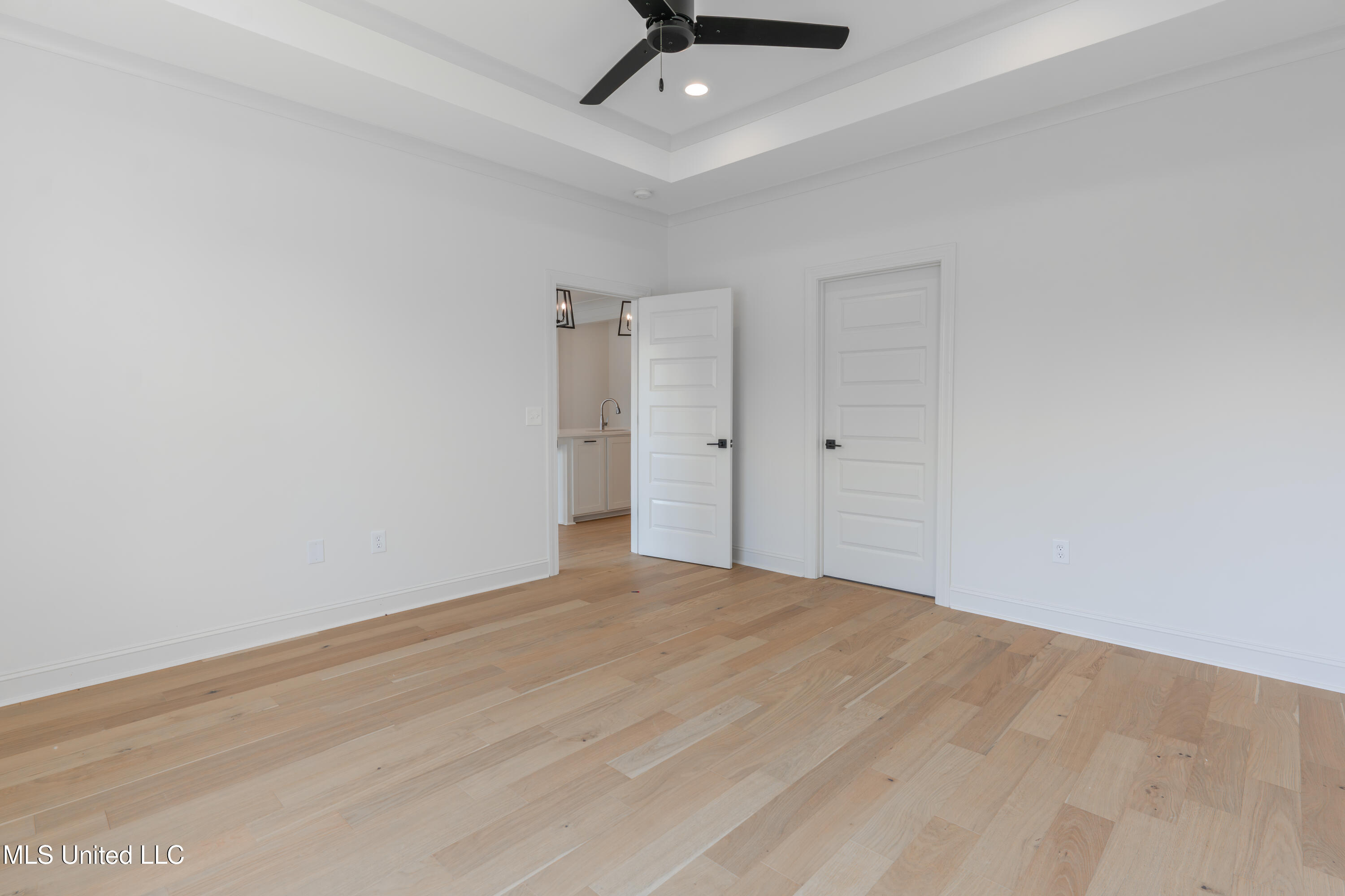 112 Catherine Boulevard