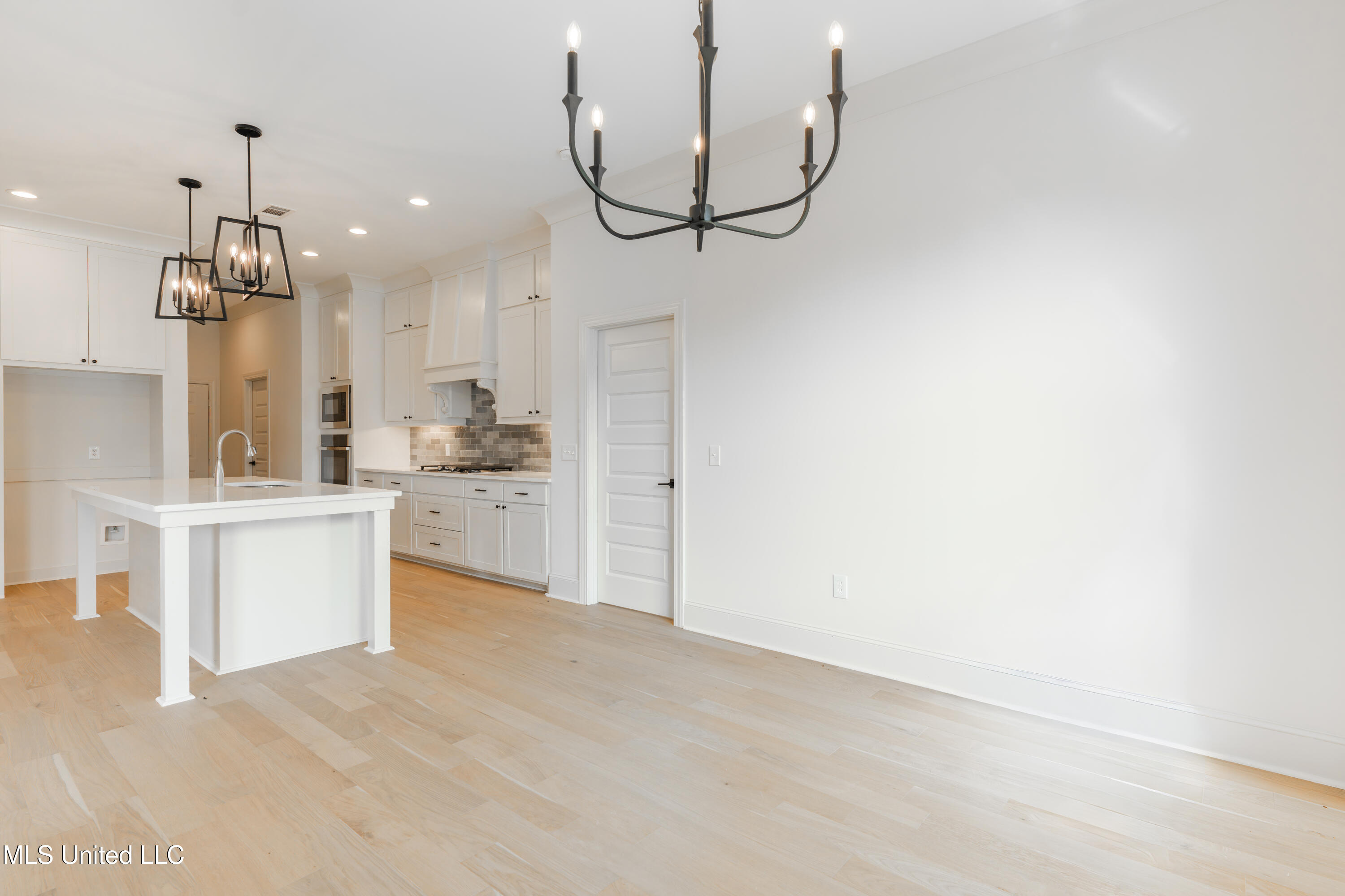 112 Catherine Boulevard