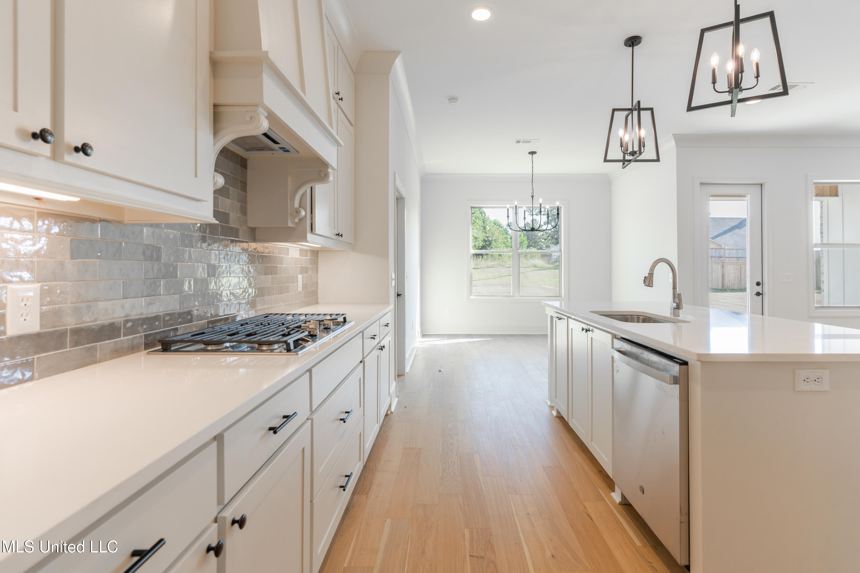 112 Catherine Boulevard