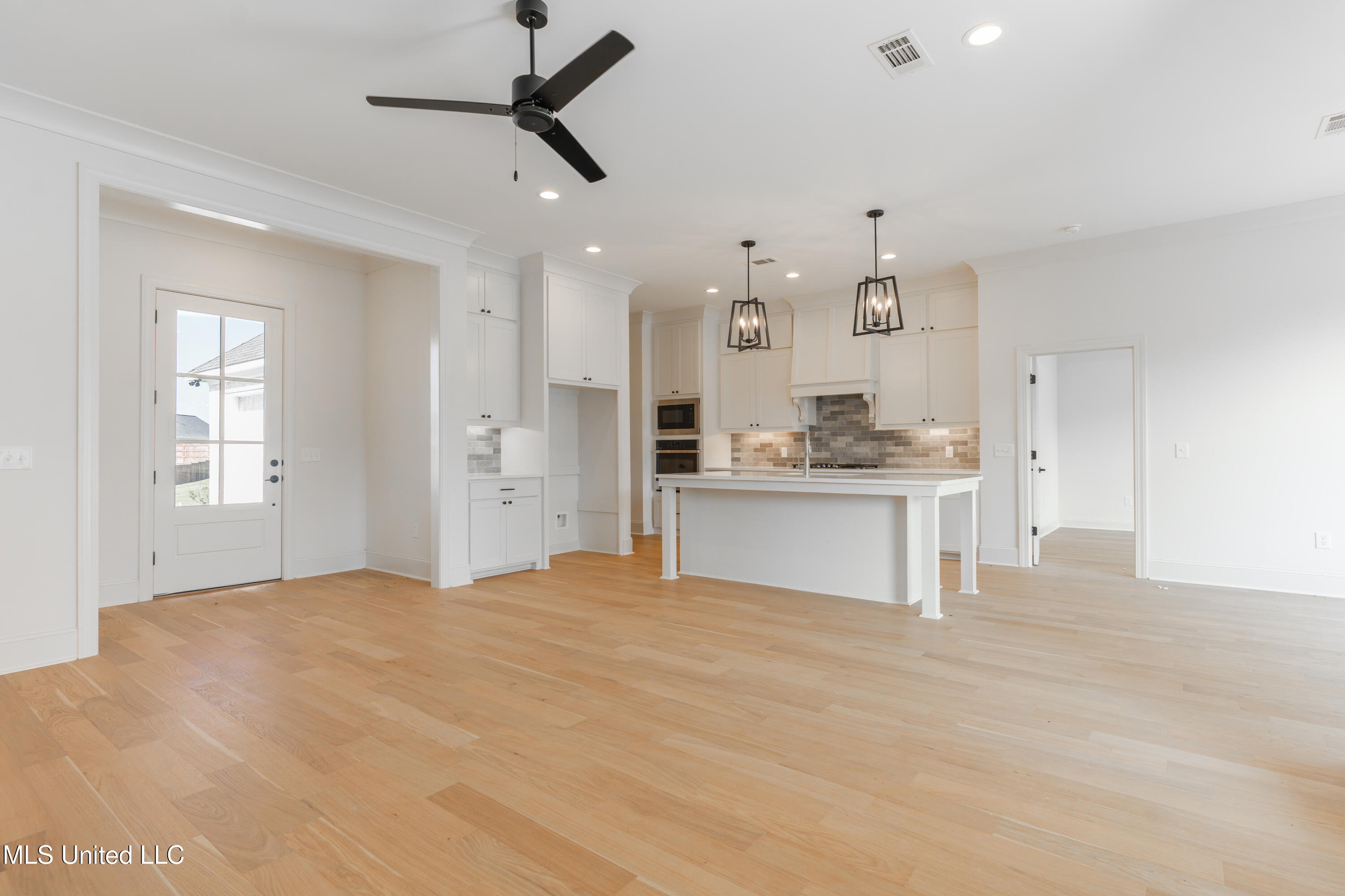 112 Catherine Boulevard